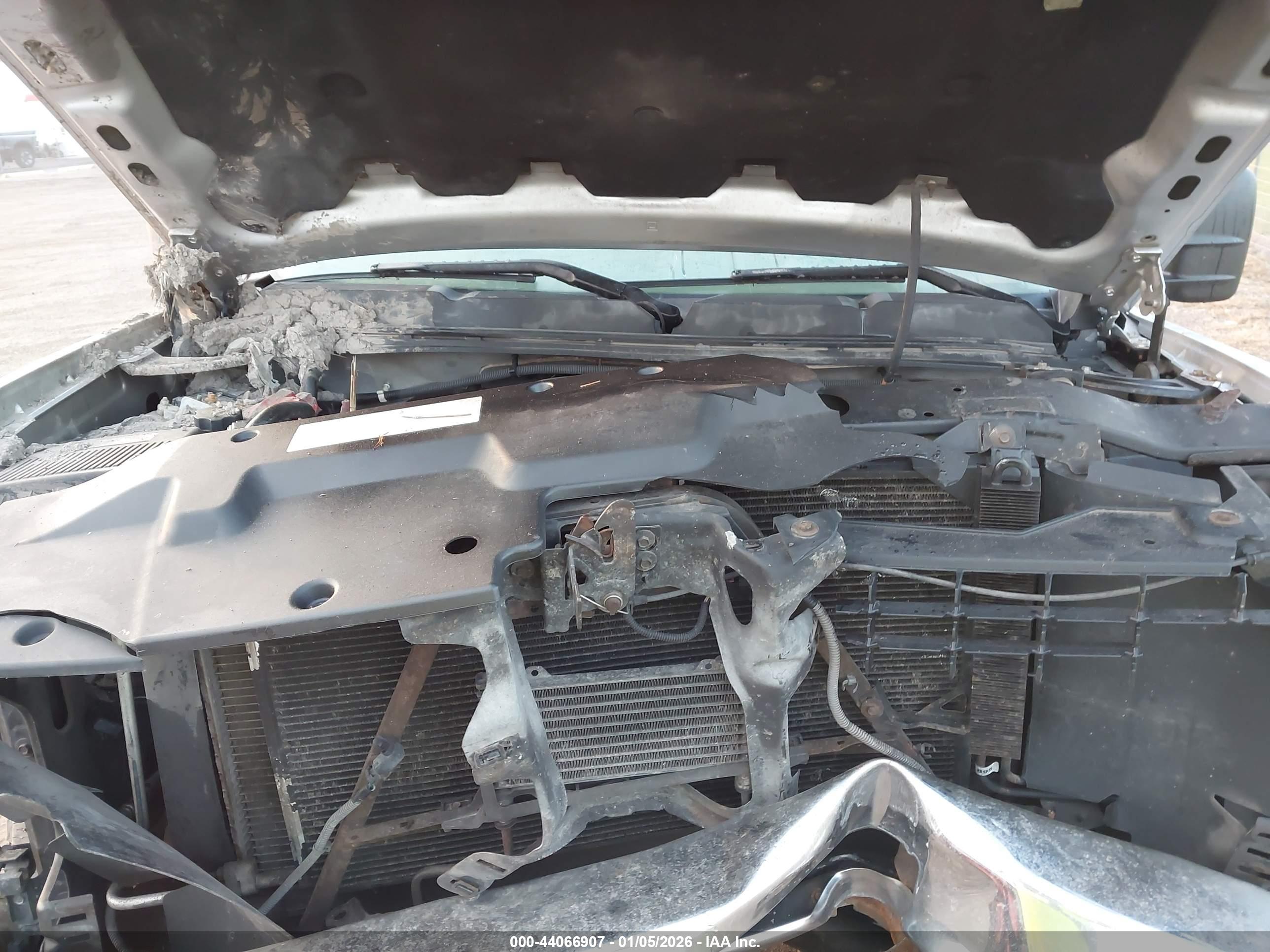 CHEVROLET SILVERADO image 10