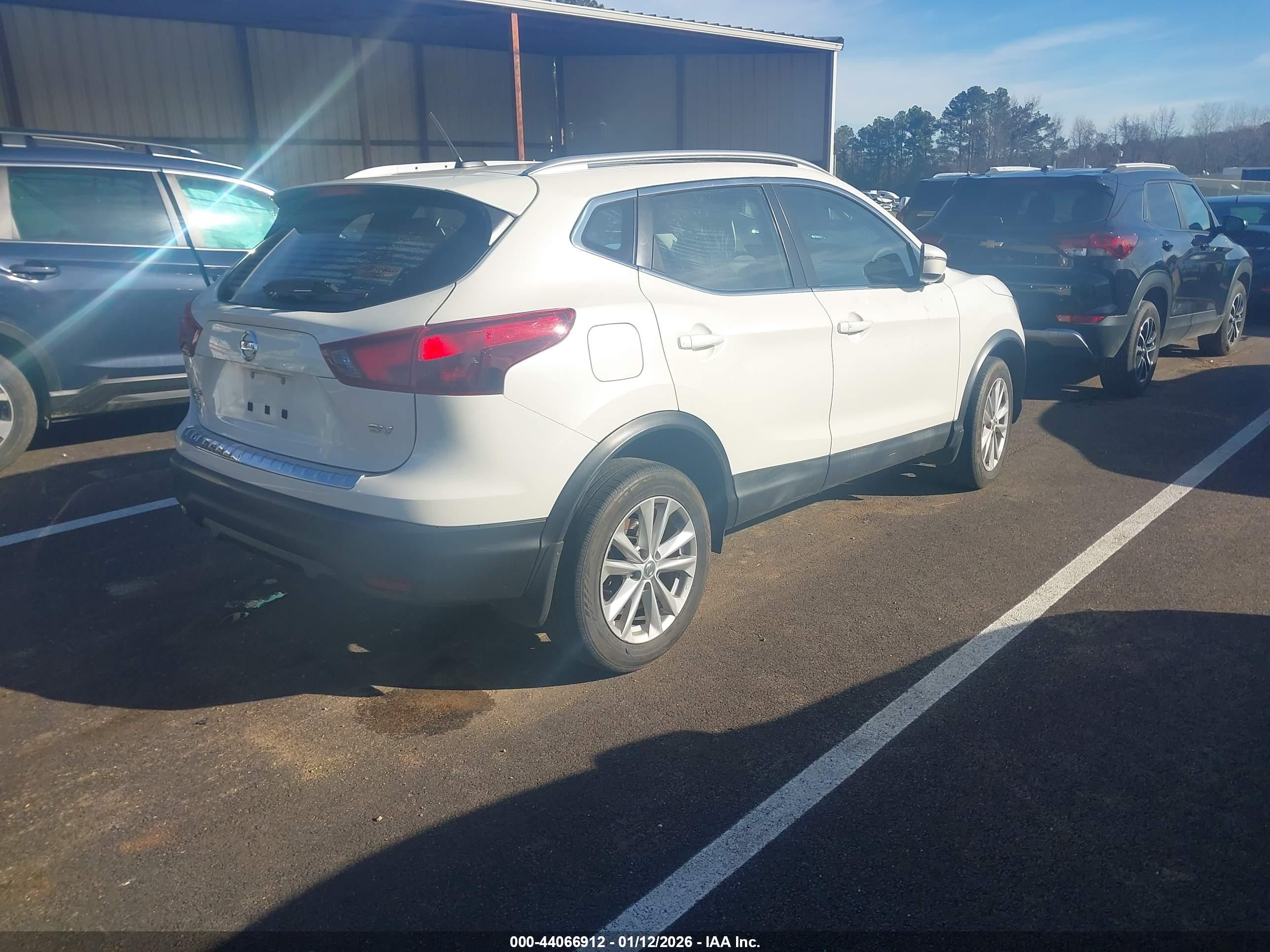 NISSAN ROGUE image 4