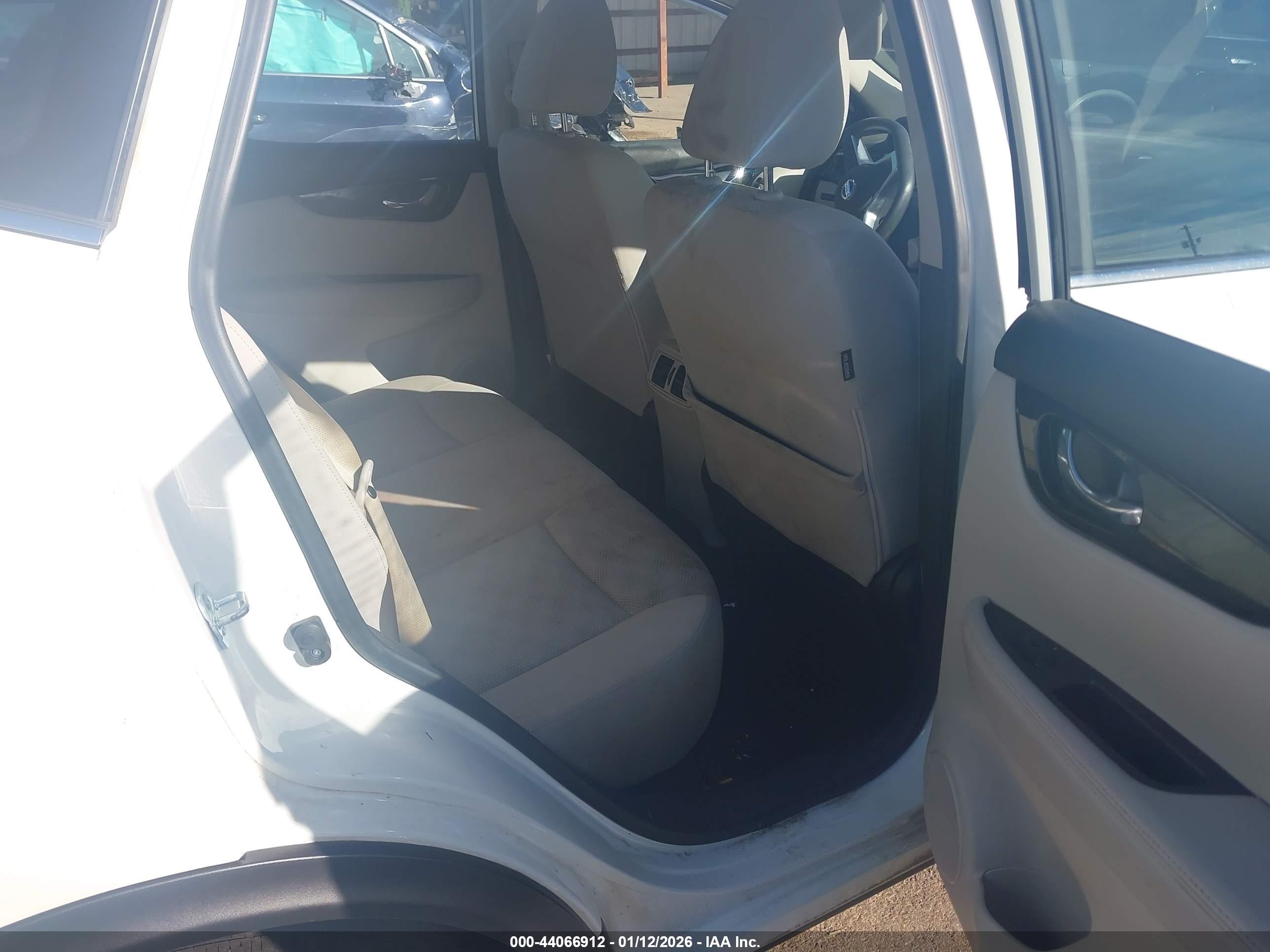 NISSAN ROGUE image 8