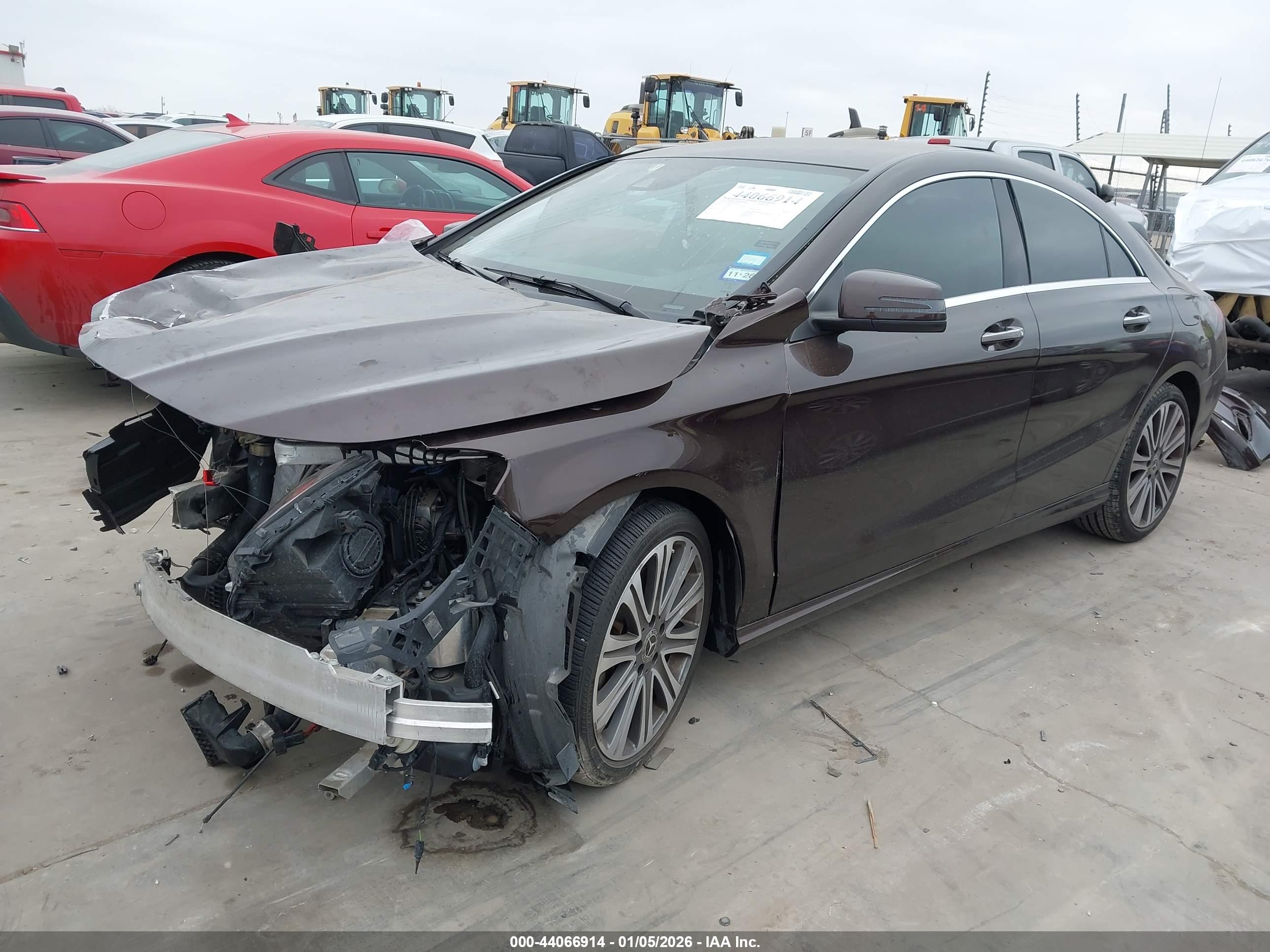 MERCEDES-BENZ CLA image 2