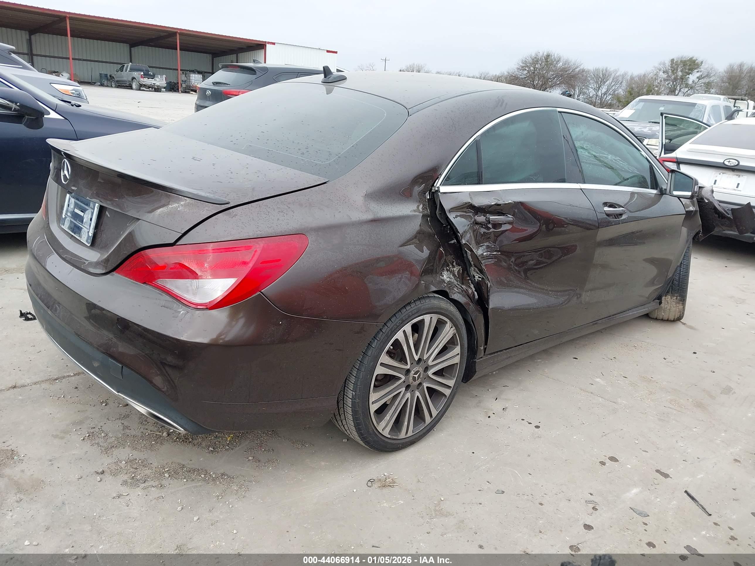 MERCEDES-BENZ CLA image 4