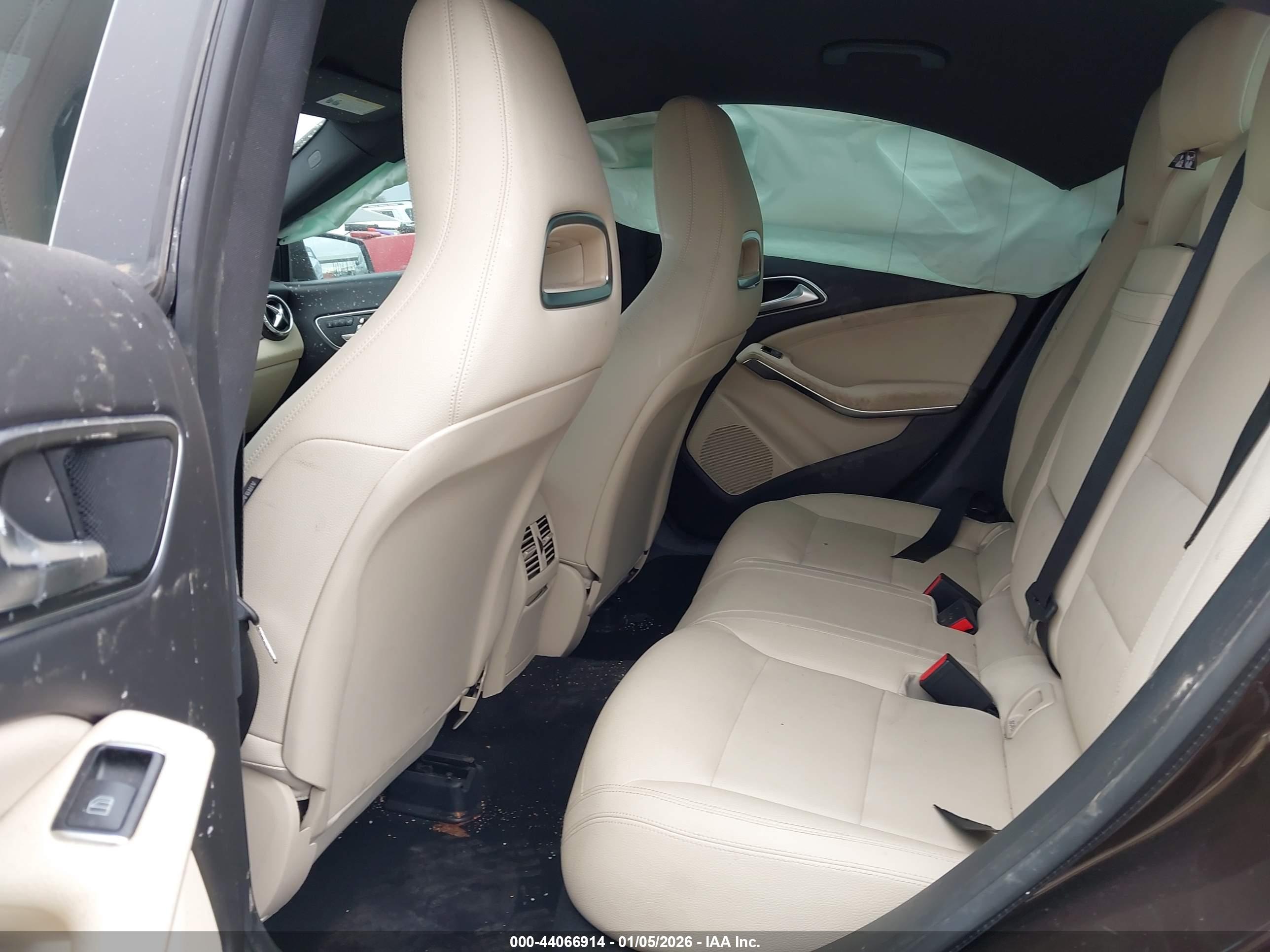 MERCEDES-BENZ CLA image 8