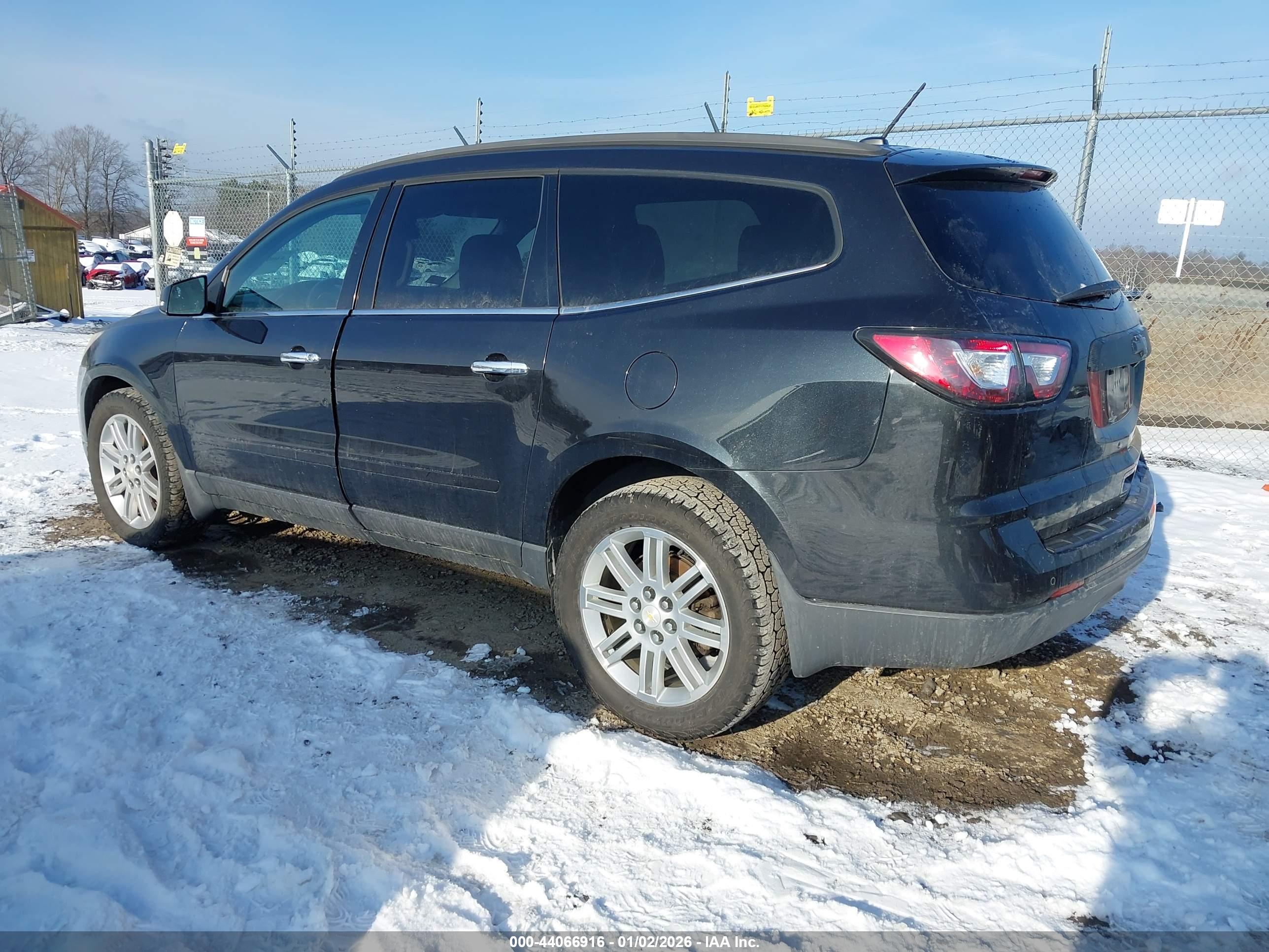 CHEVROLET TRAVERSE image 3