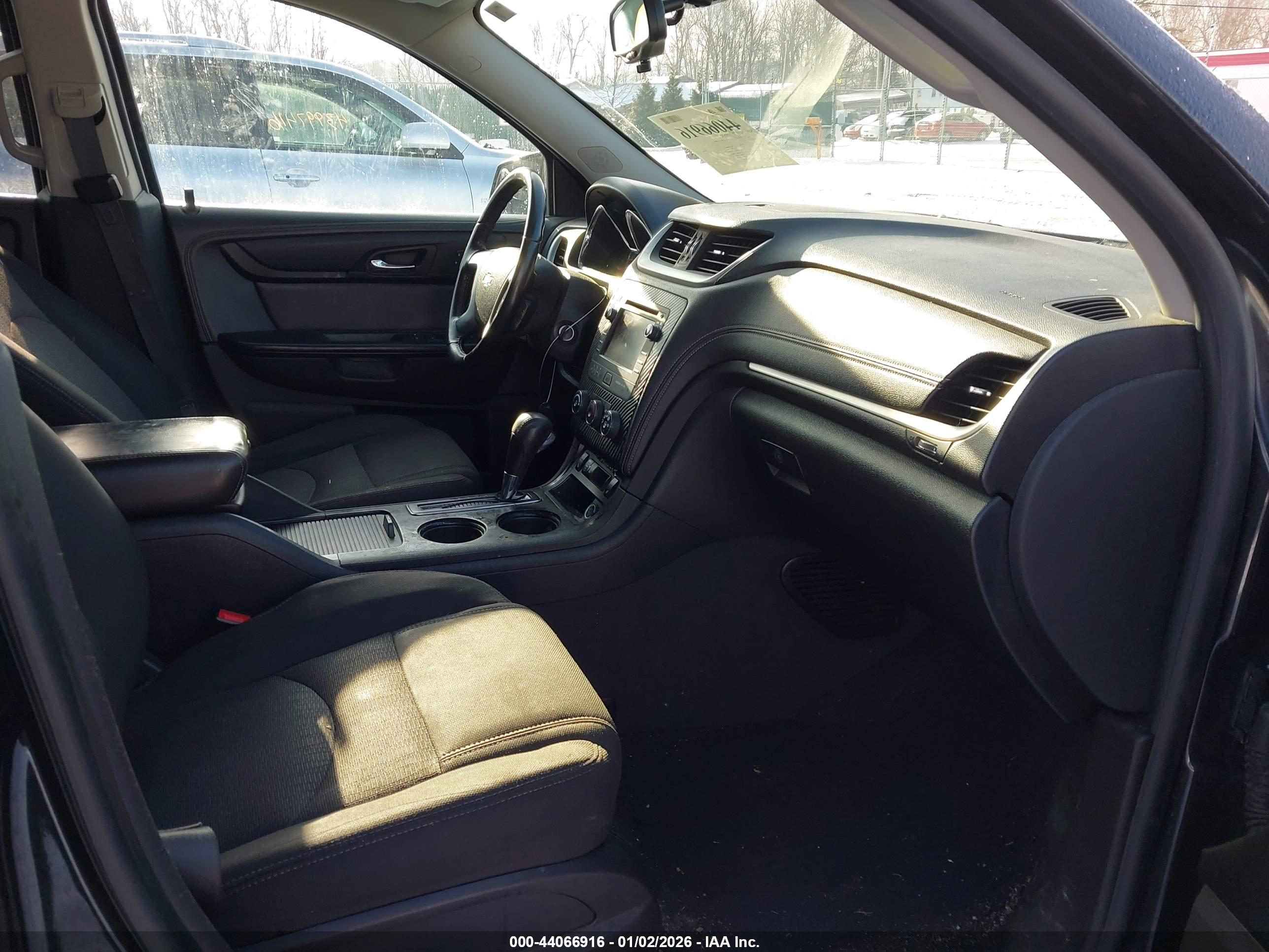 CHEVROLET TRAVERSE image 5