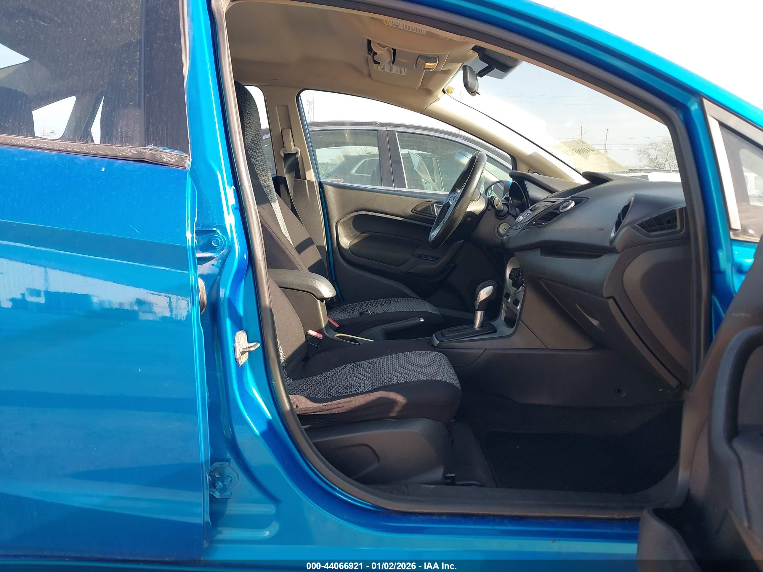 FORD FIESTA image 5