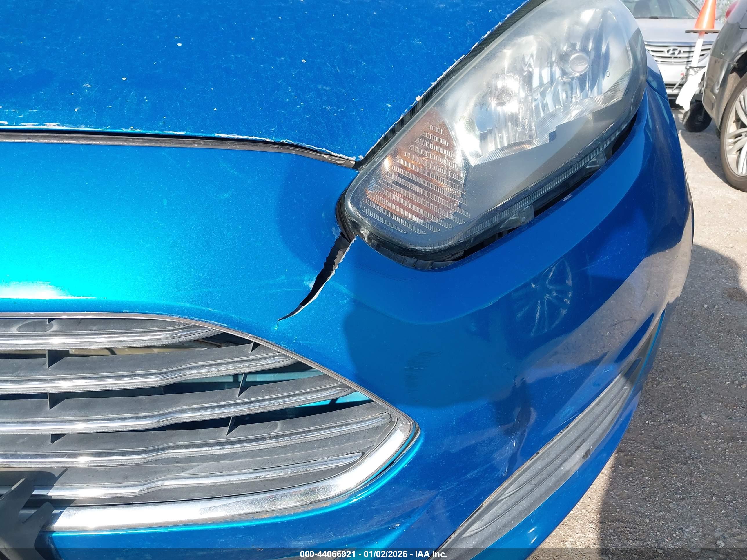 FORD FIESTA image 6