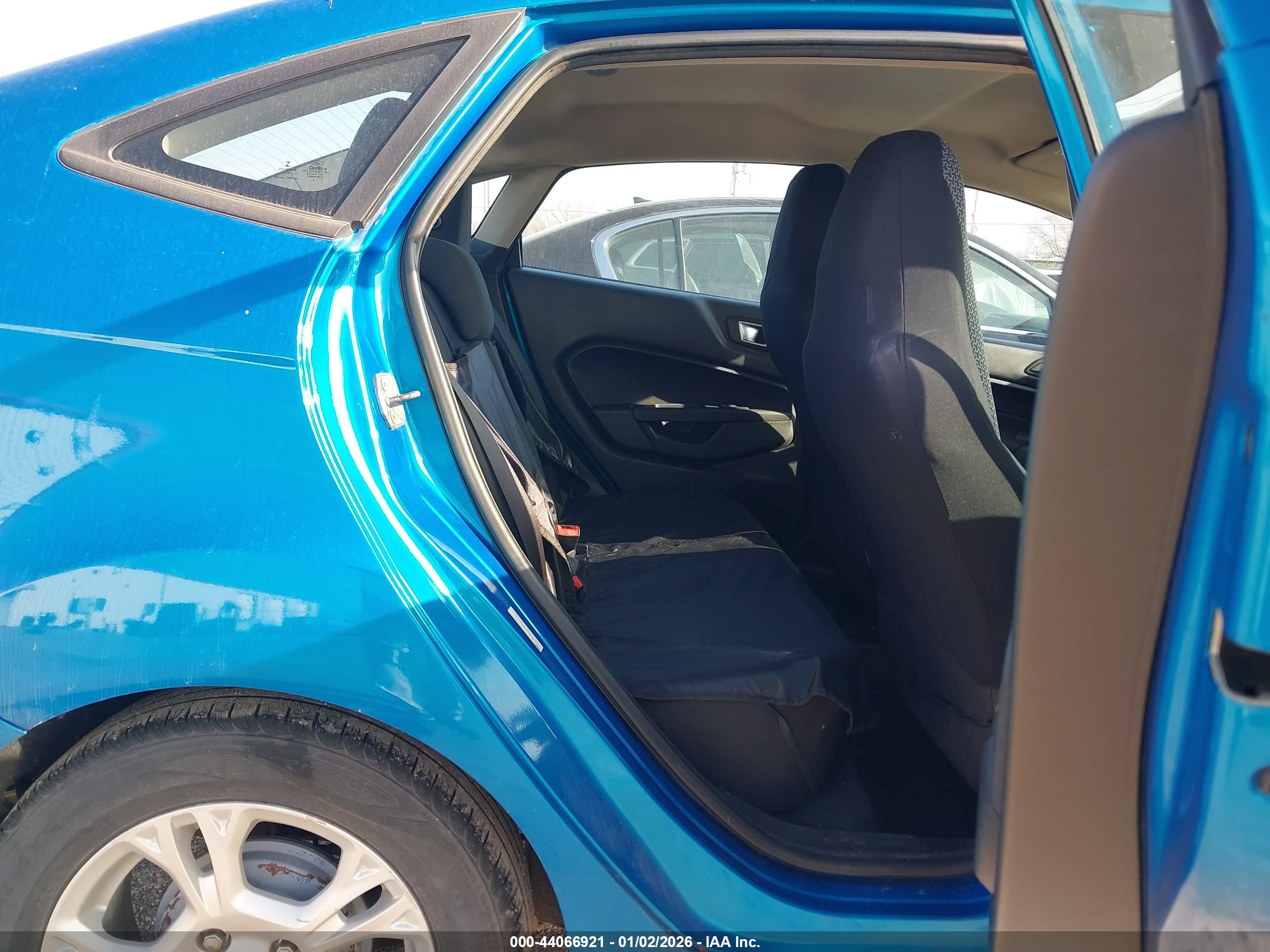 FORD FIESTA image 8