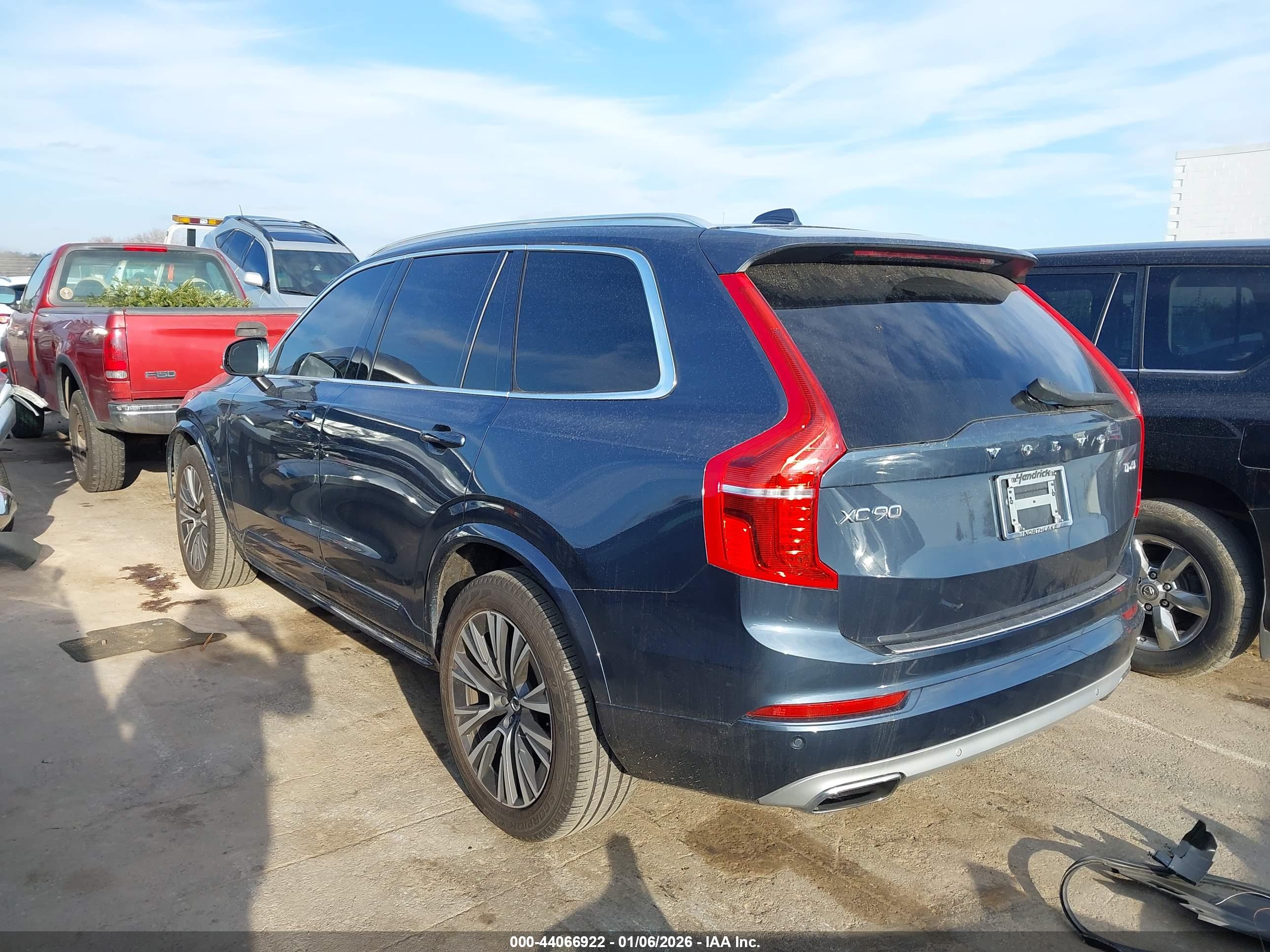 VOLVO XC90 image 3