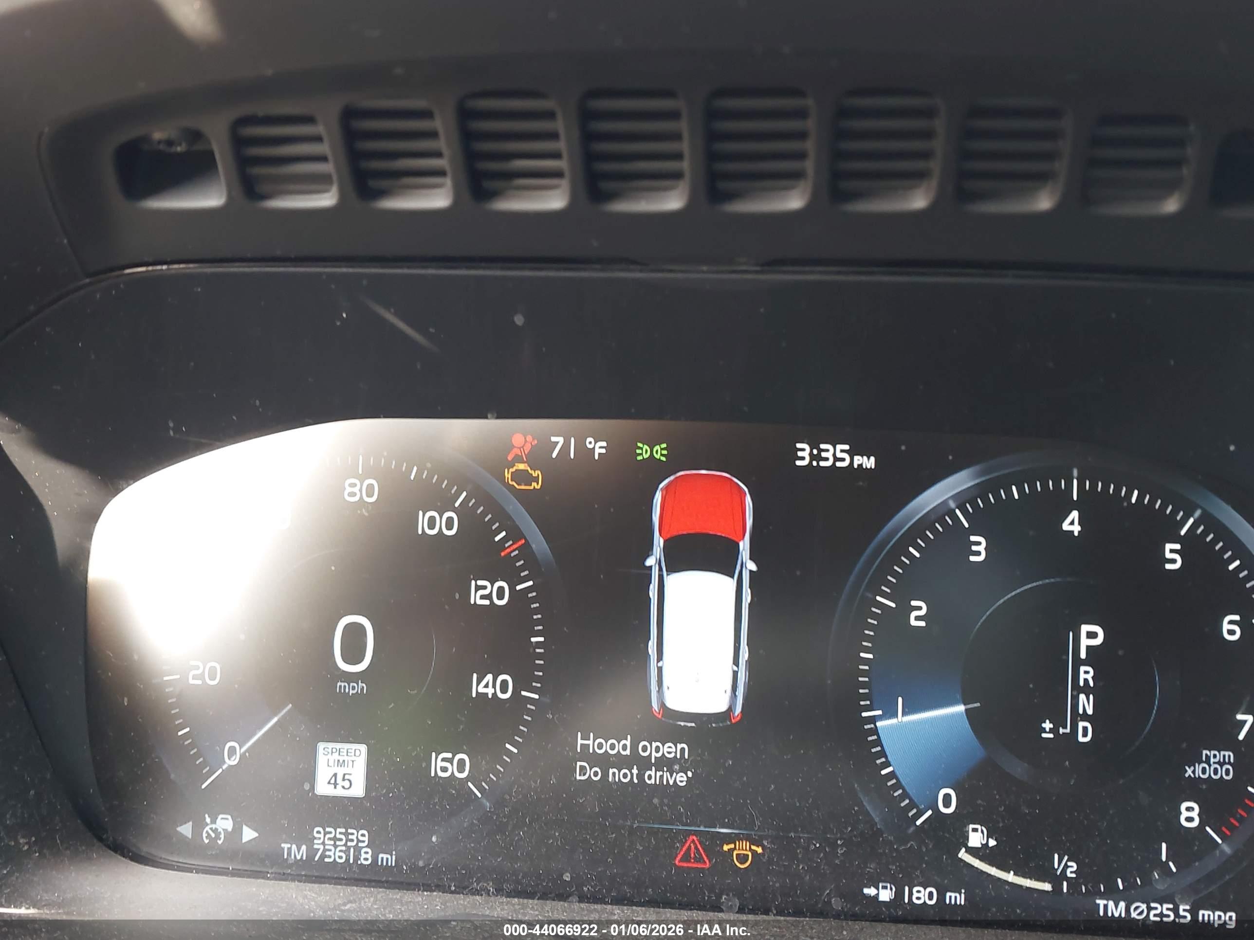 VOLVO XC90 image 7
