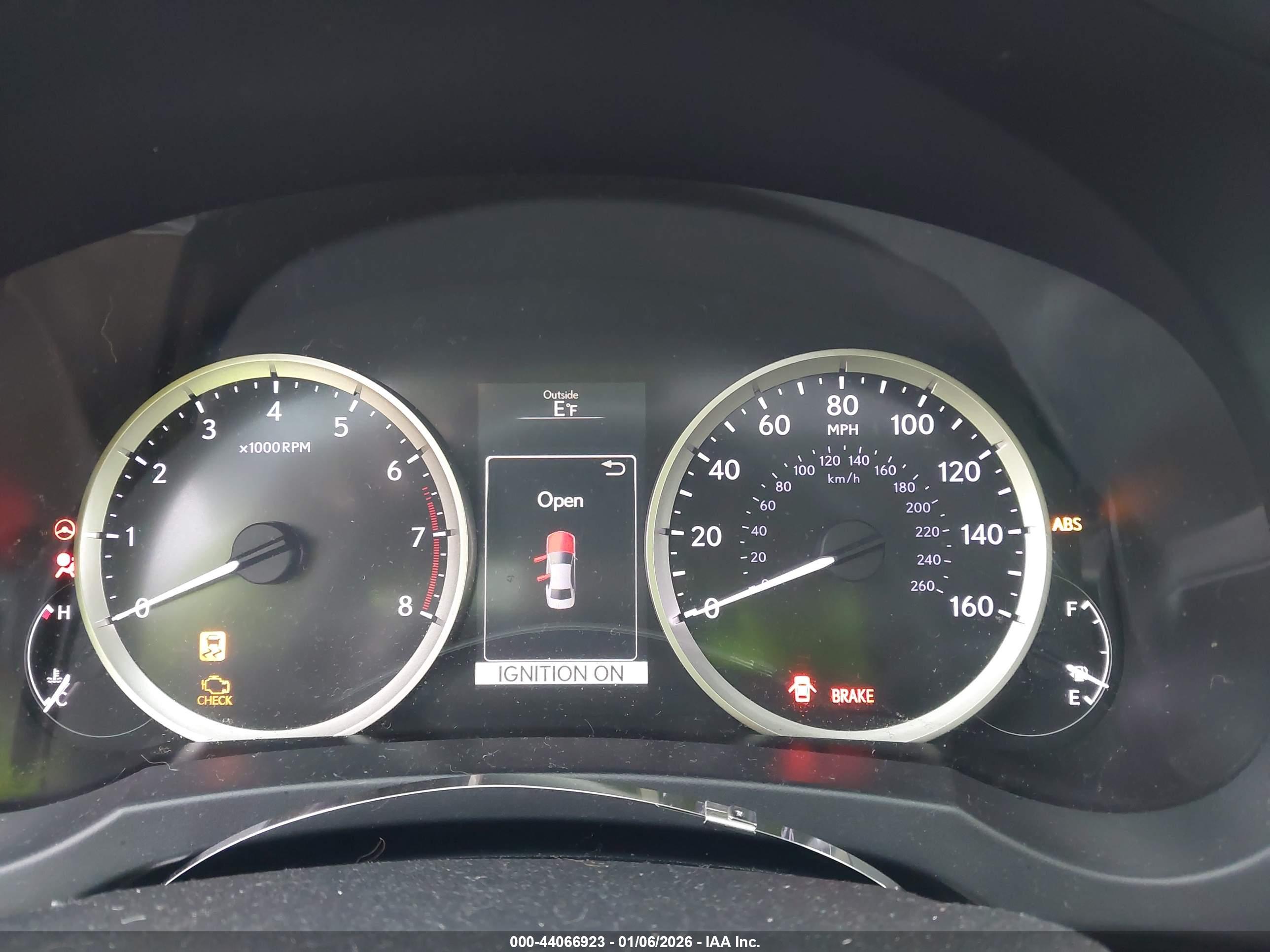 LEXUS IS image 7