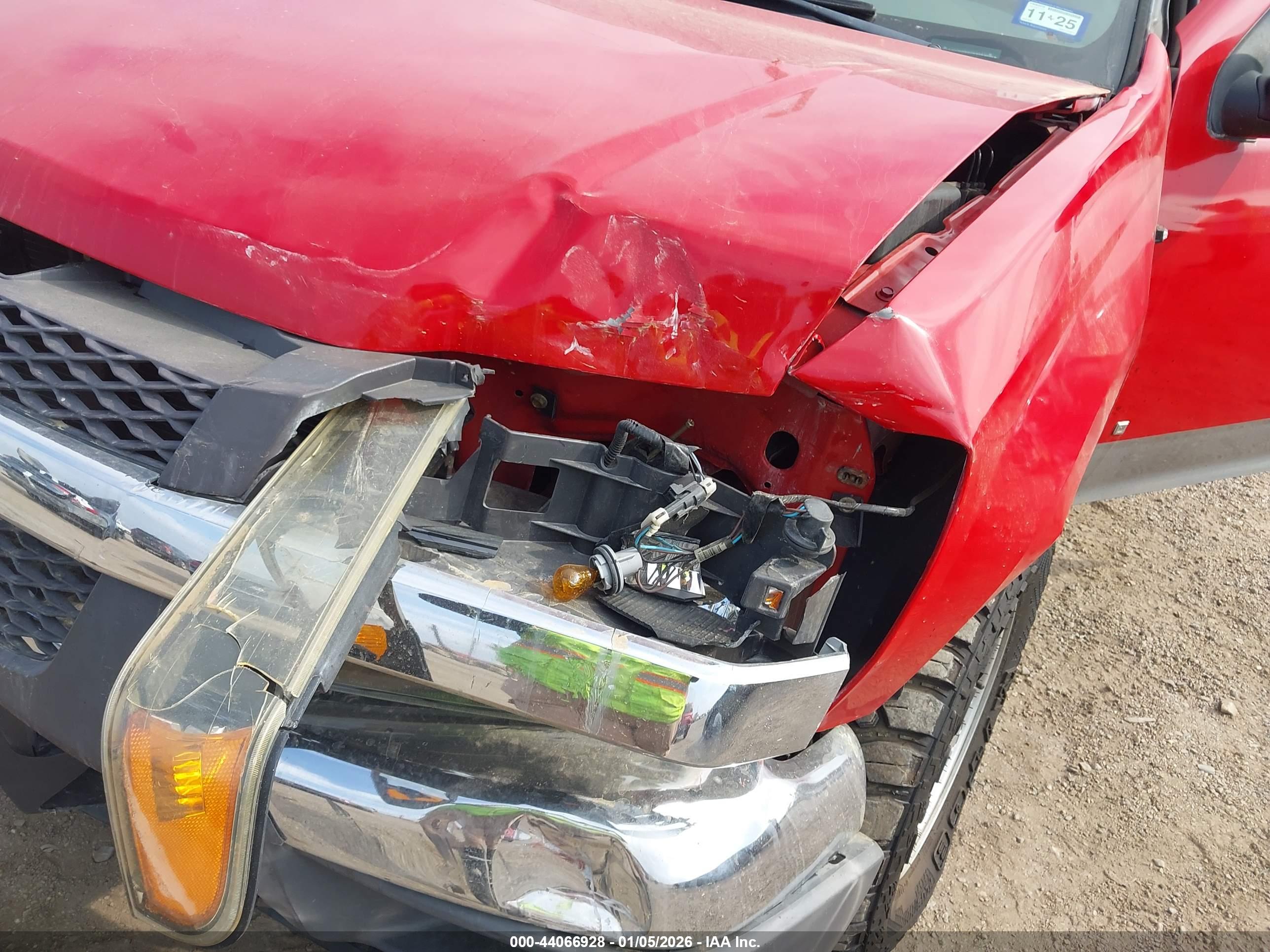 CHEVROLET COLORADO image 6