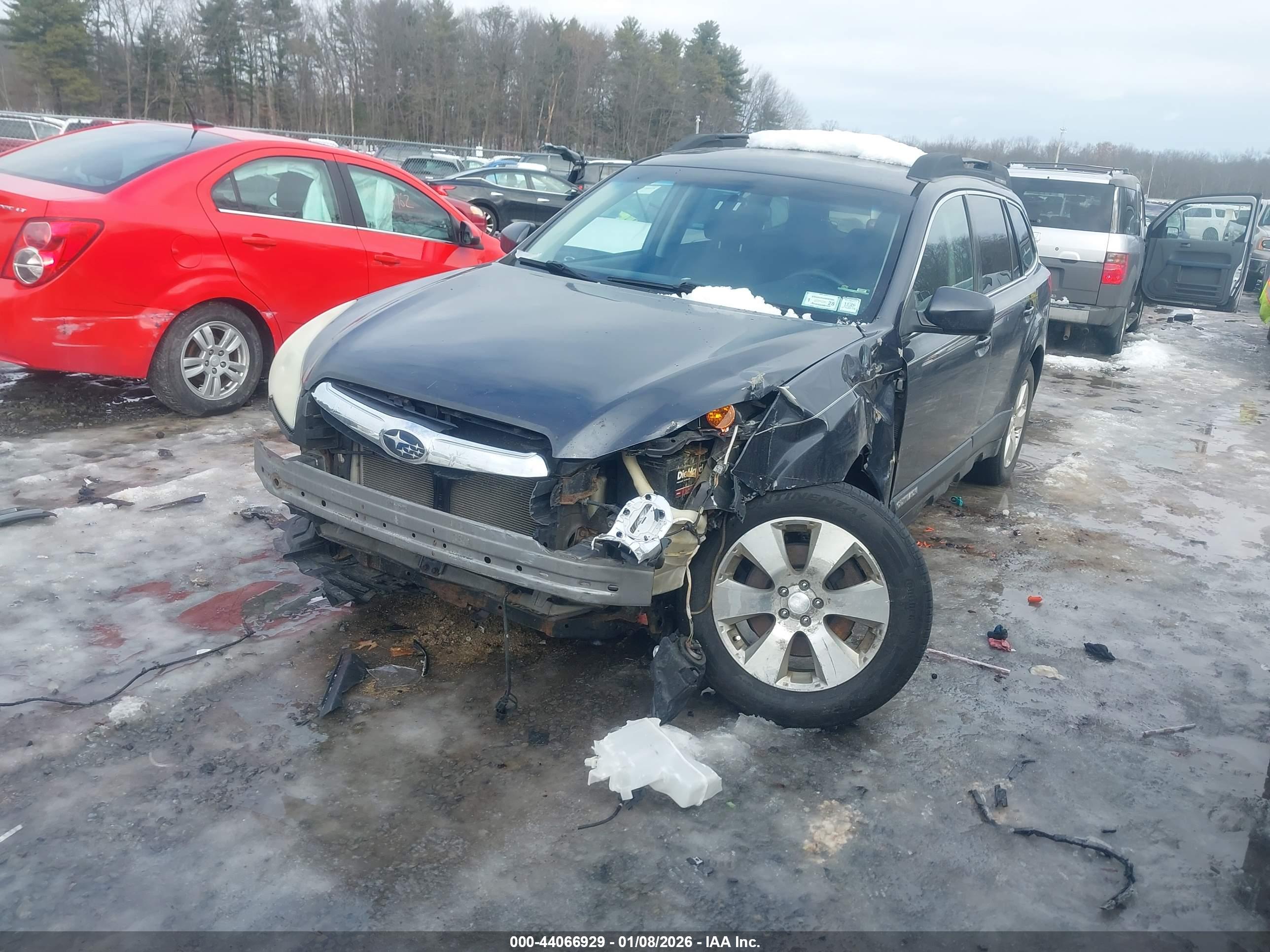 SUBARU OUTBACK image 2