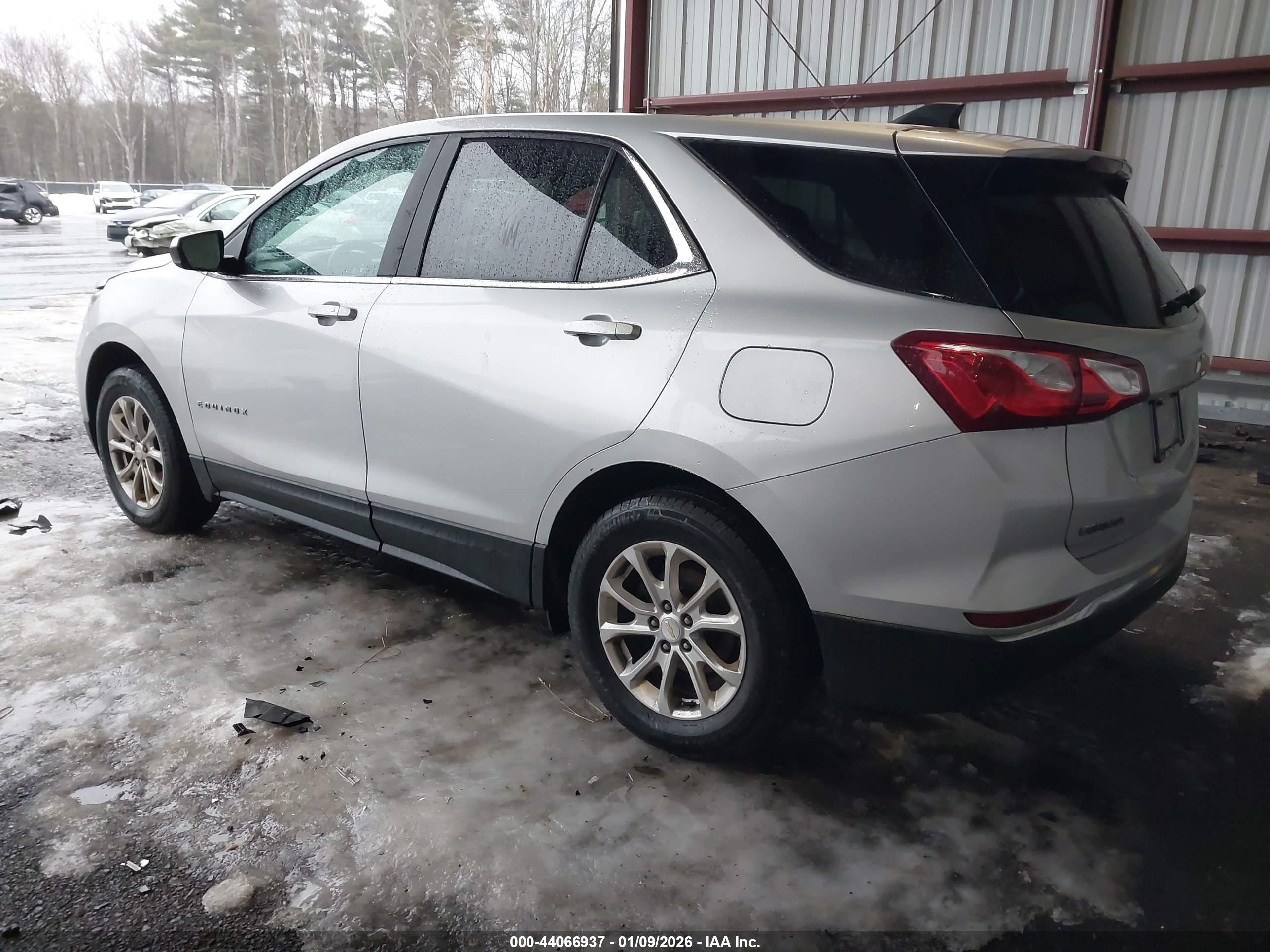 CHEVROLET EQUINOX image 3