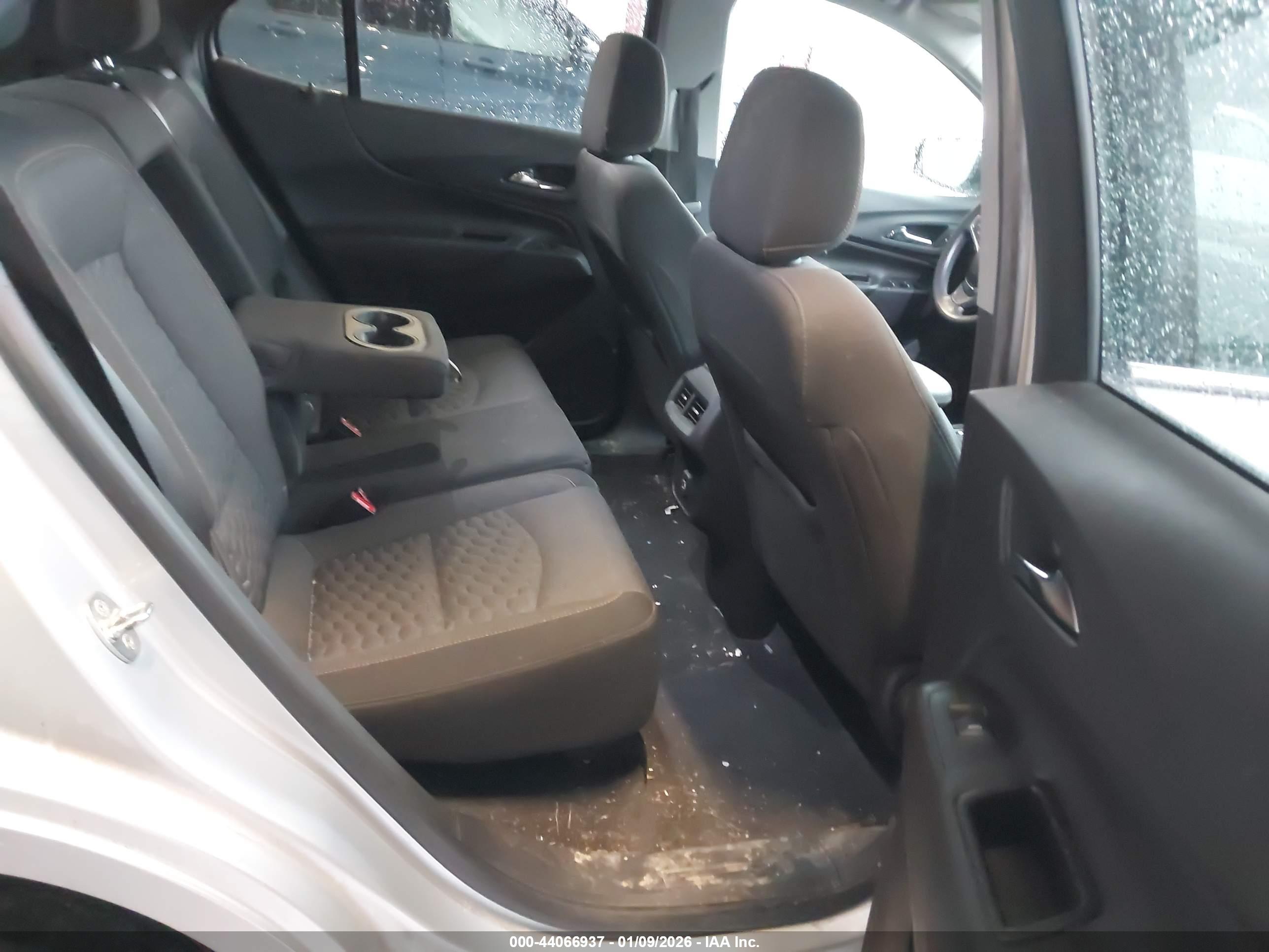CHEVROLET EQUINOX image 8