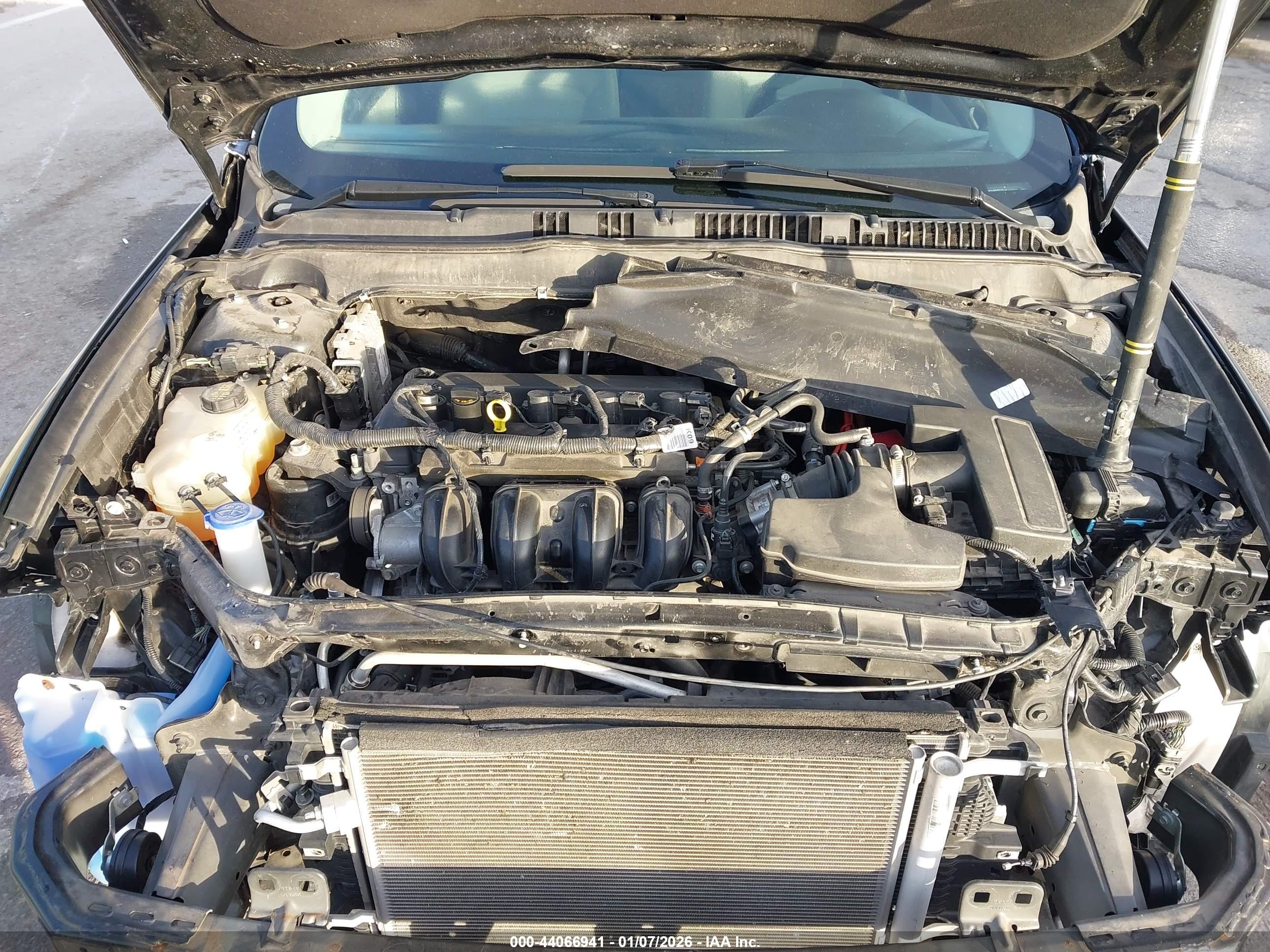 FORD FUSION image 10