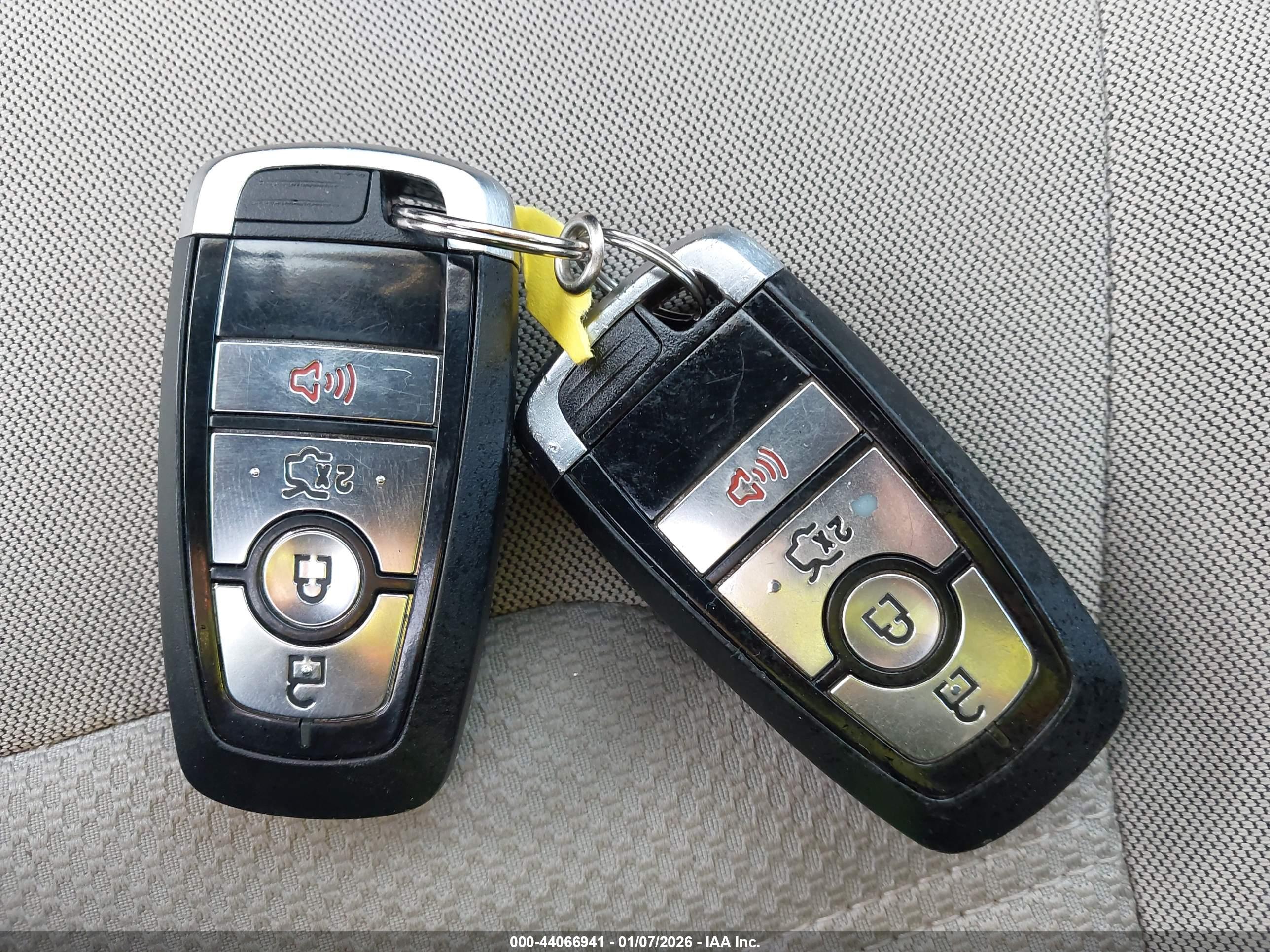 FORD FUSION image 11