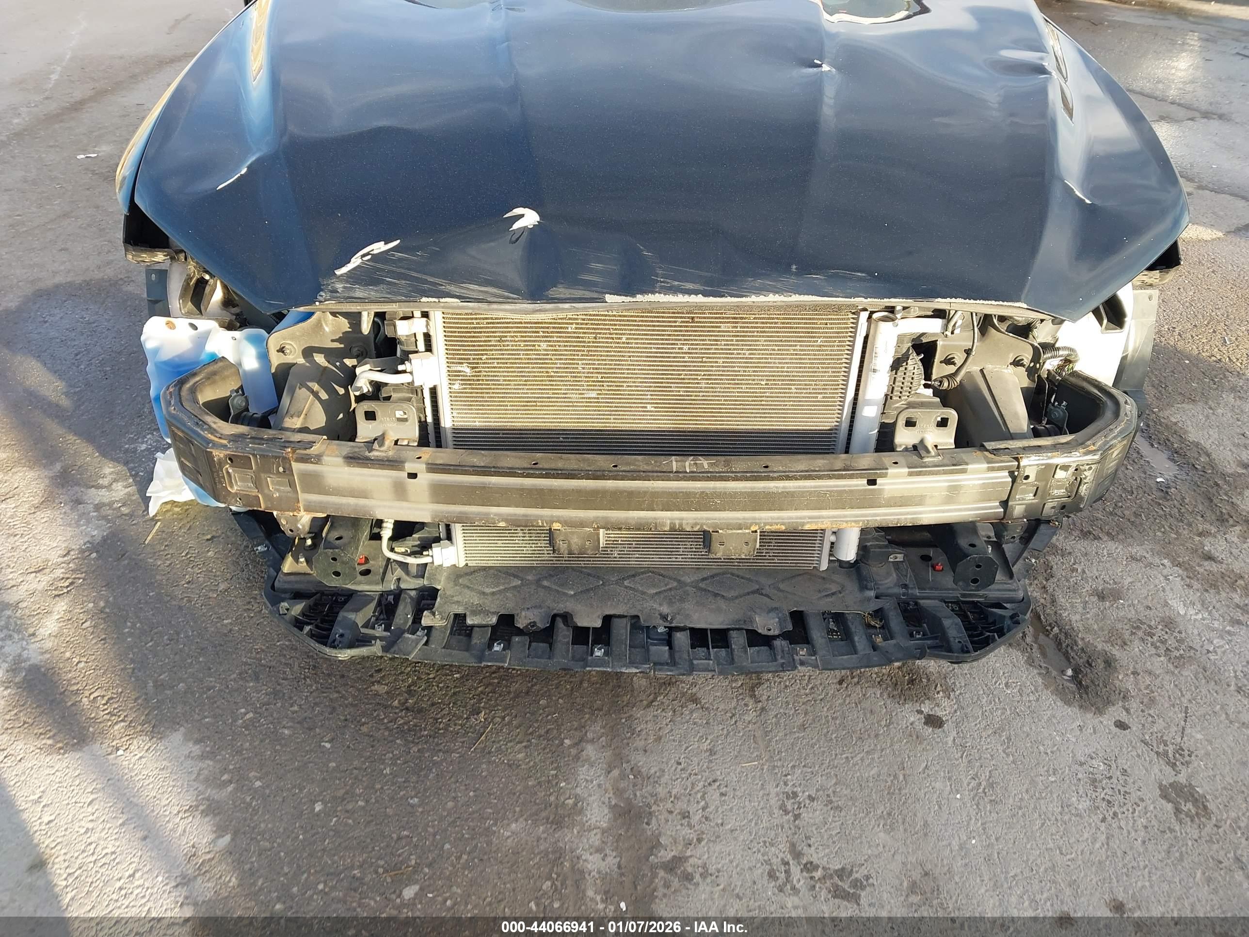 FORD FUSION image 6