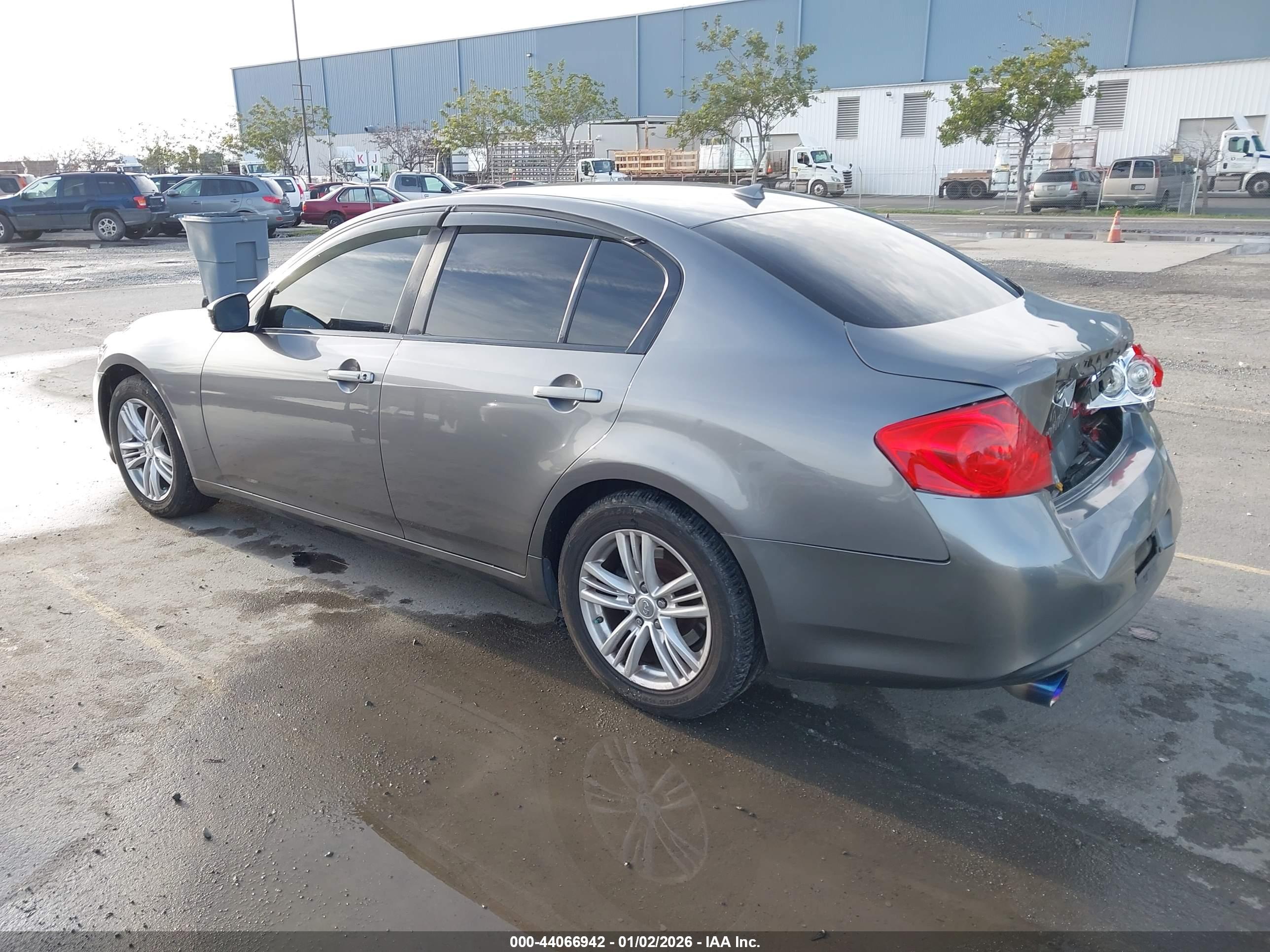 INFINITI G25 image 3