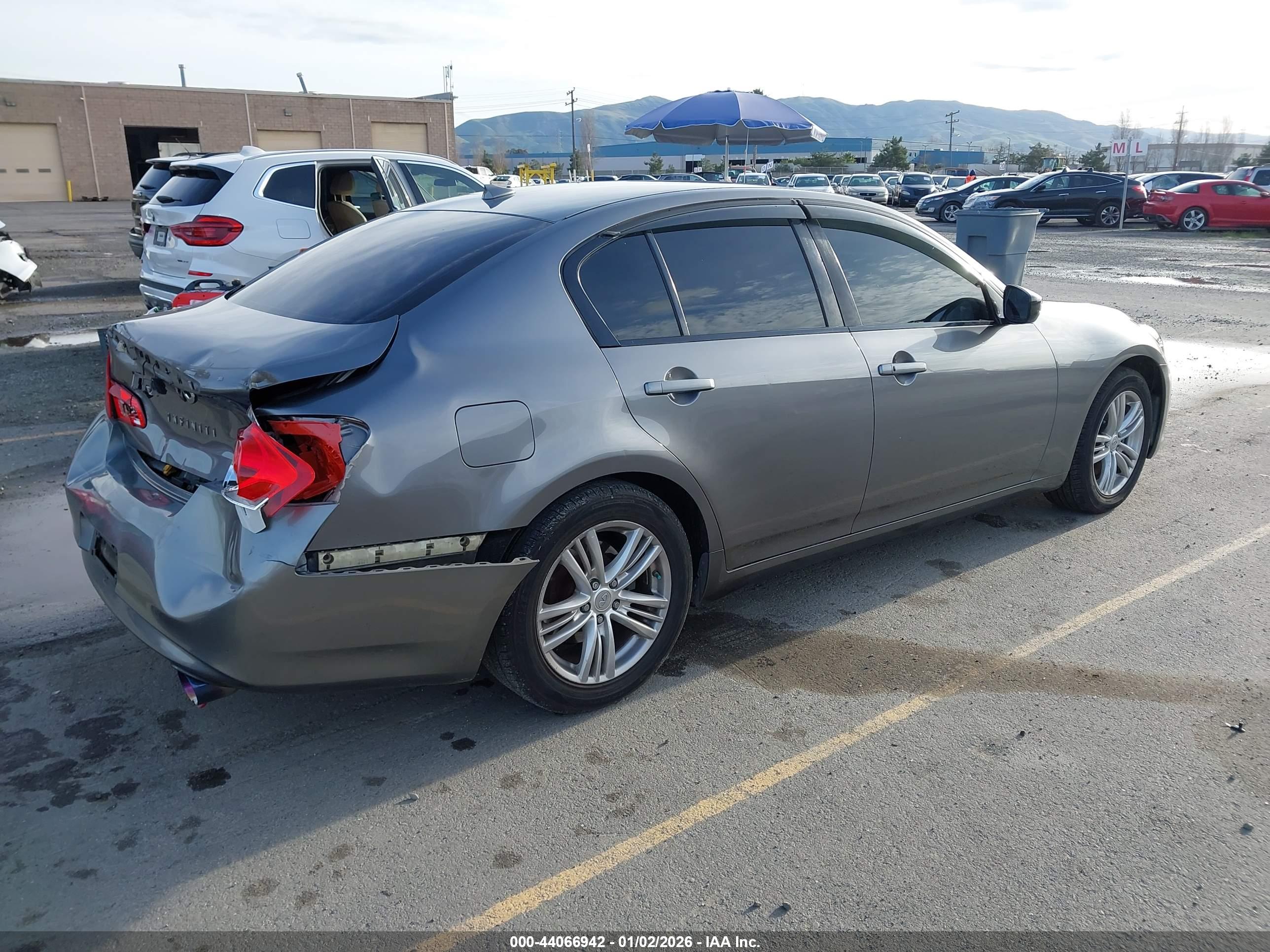 INFINITI G25 image 4