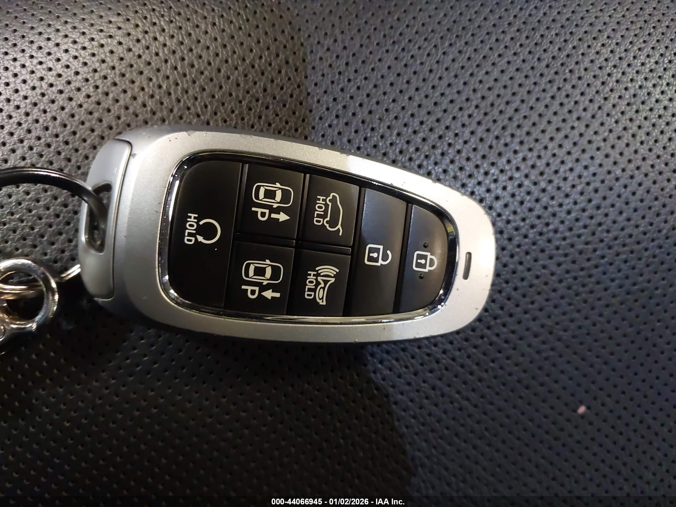 HYUNDAI TUCSON image 11