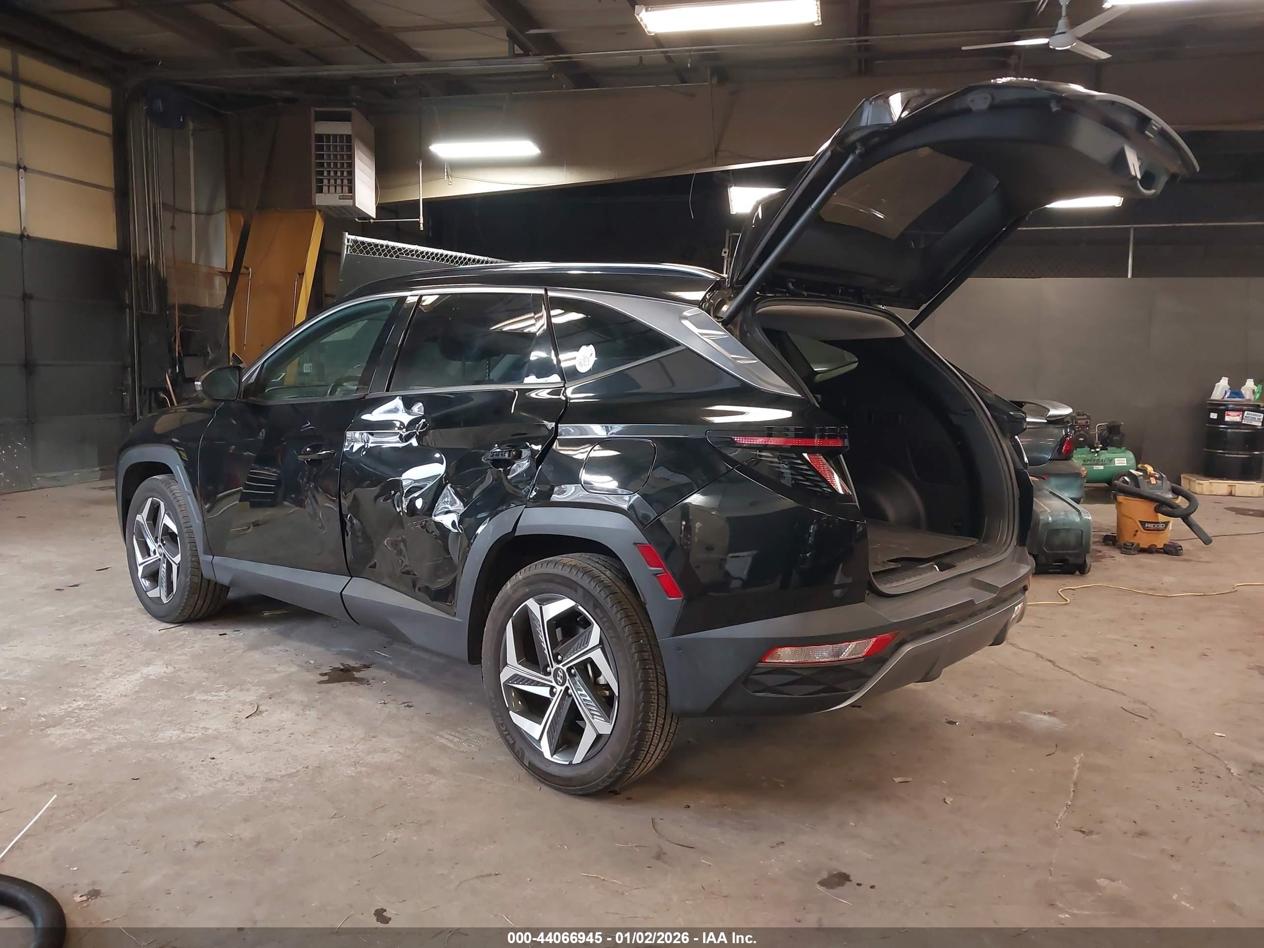 HYUNDAI TUCSON image 3