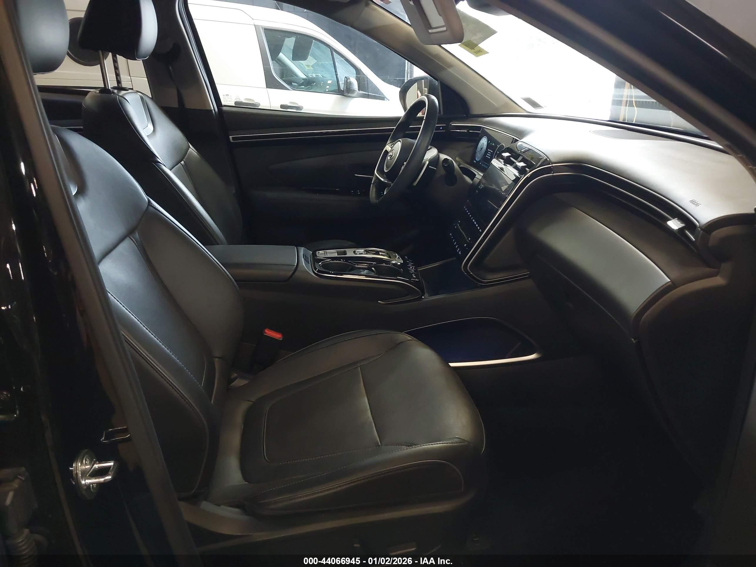 HYUNDAI TUCSON image 5