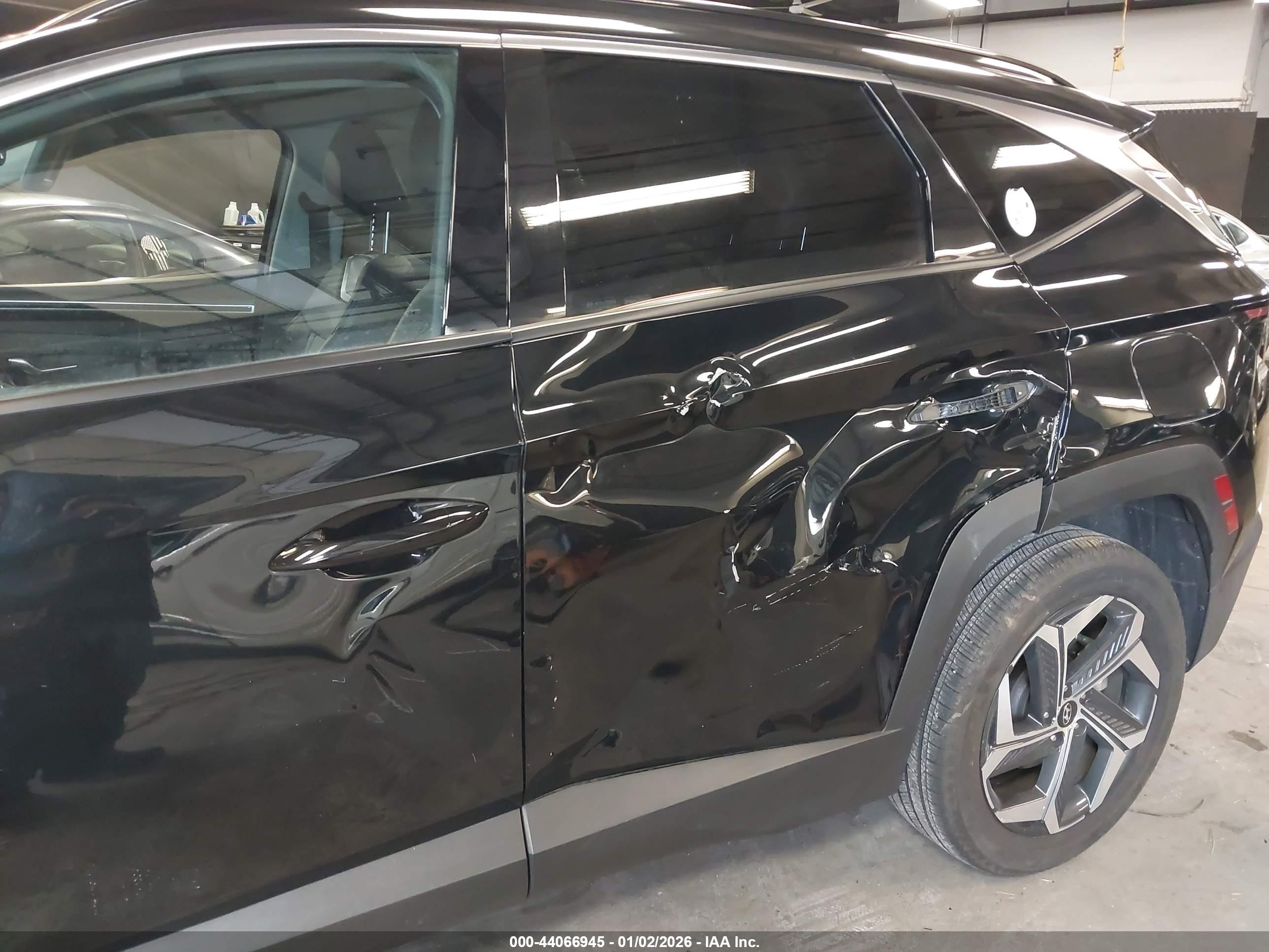 HYUNDAI TUCSON image 6