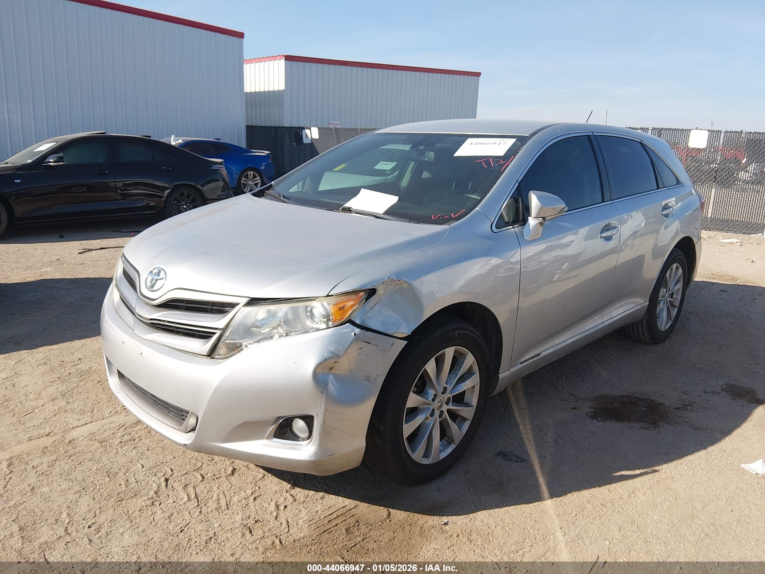 TOYOTA VENZA image 2