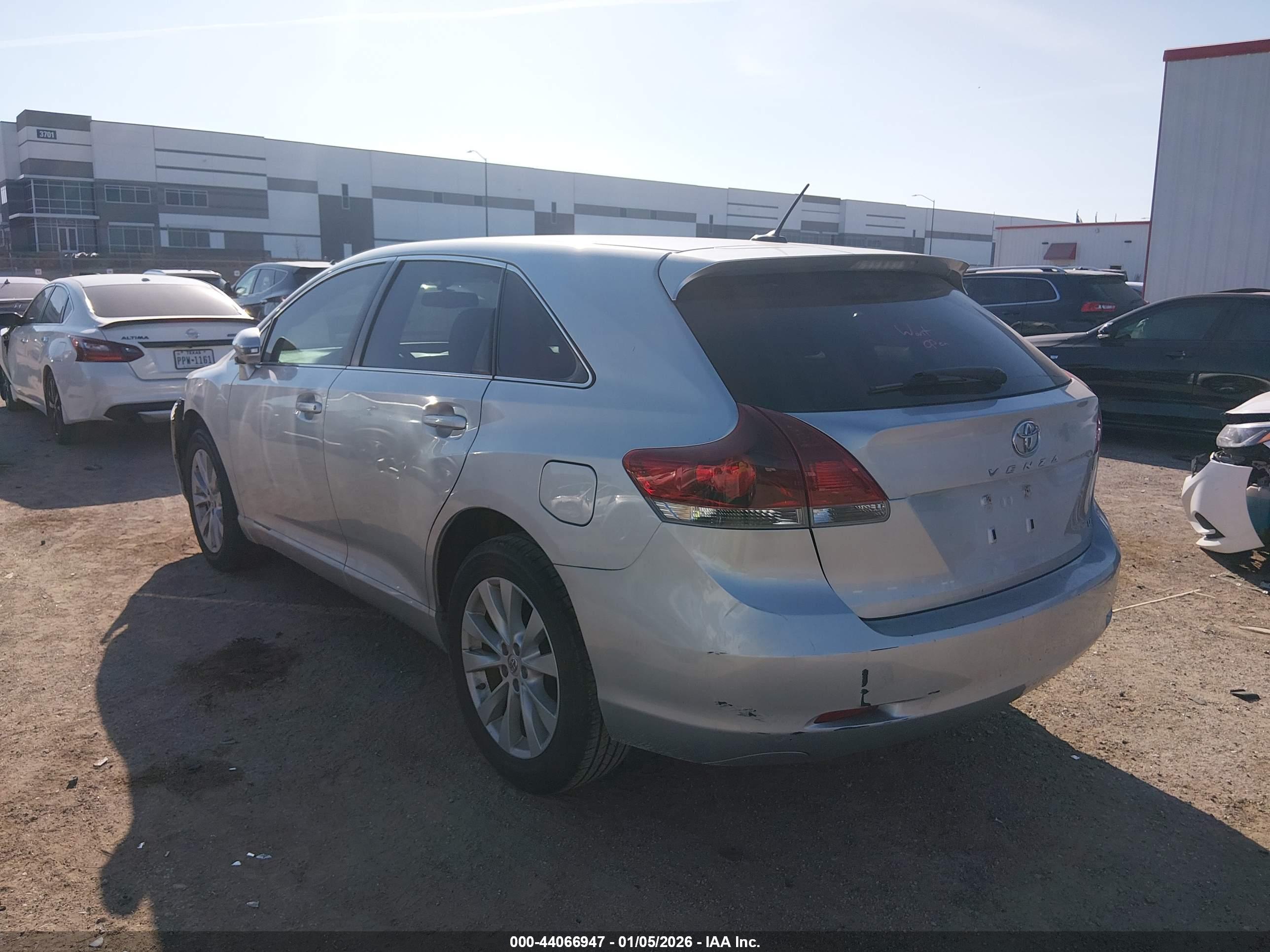 TOYOTA VENZA image 3