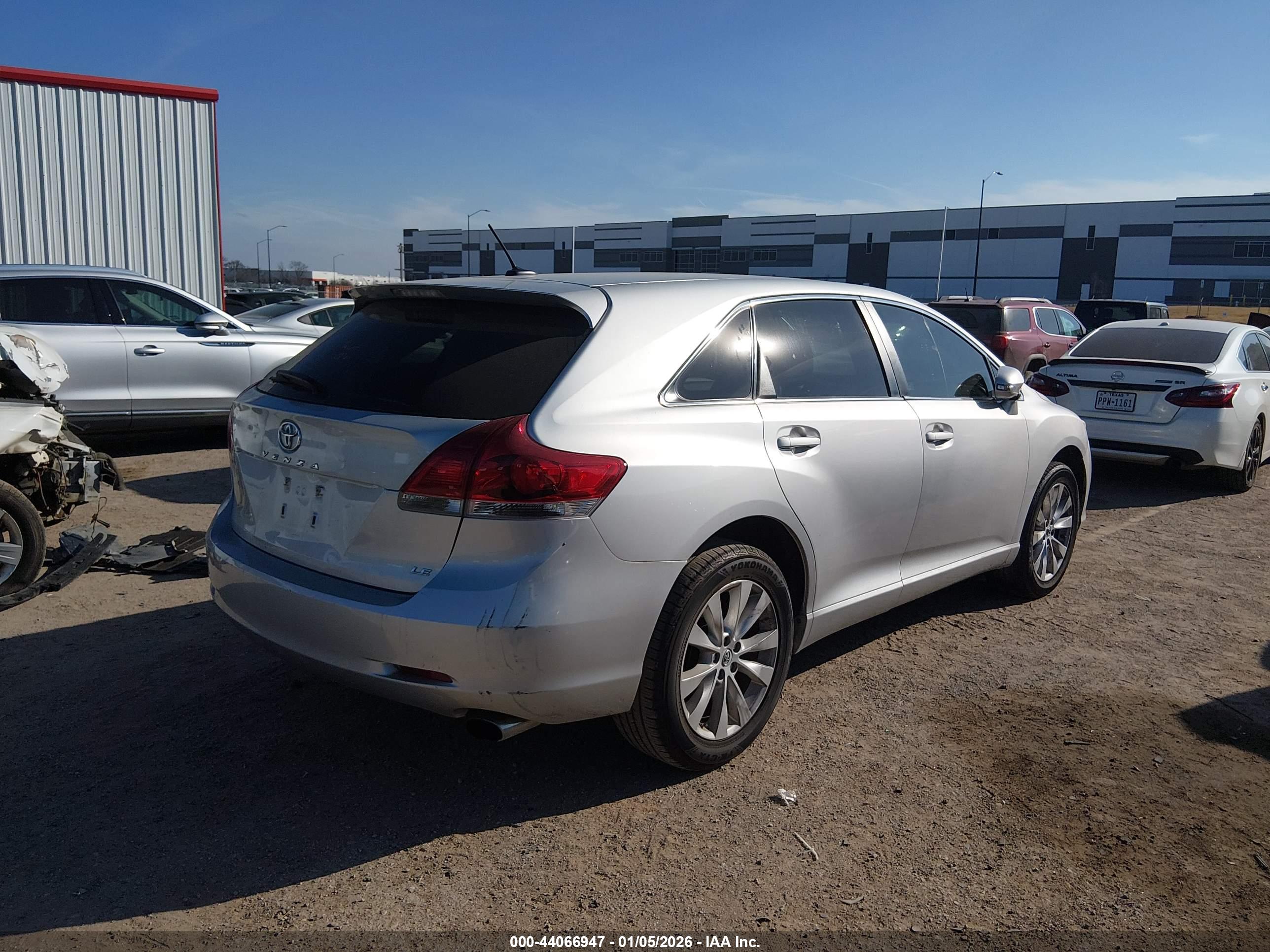 TOYOTA VENZA image 4