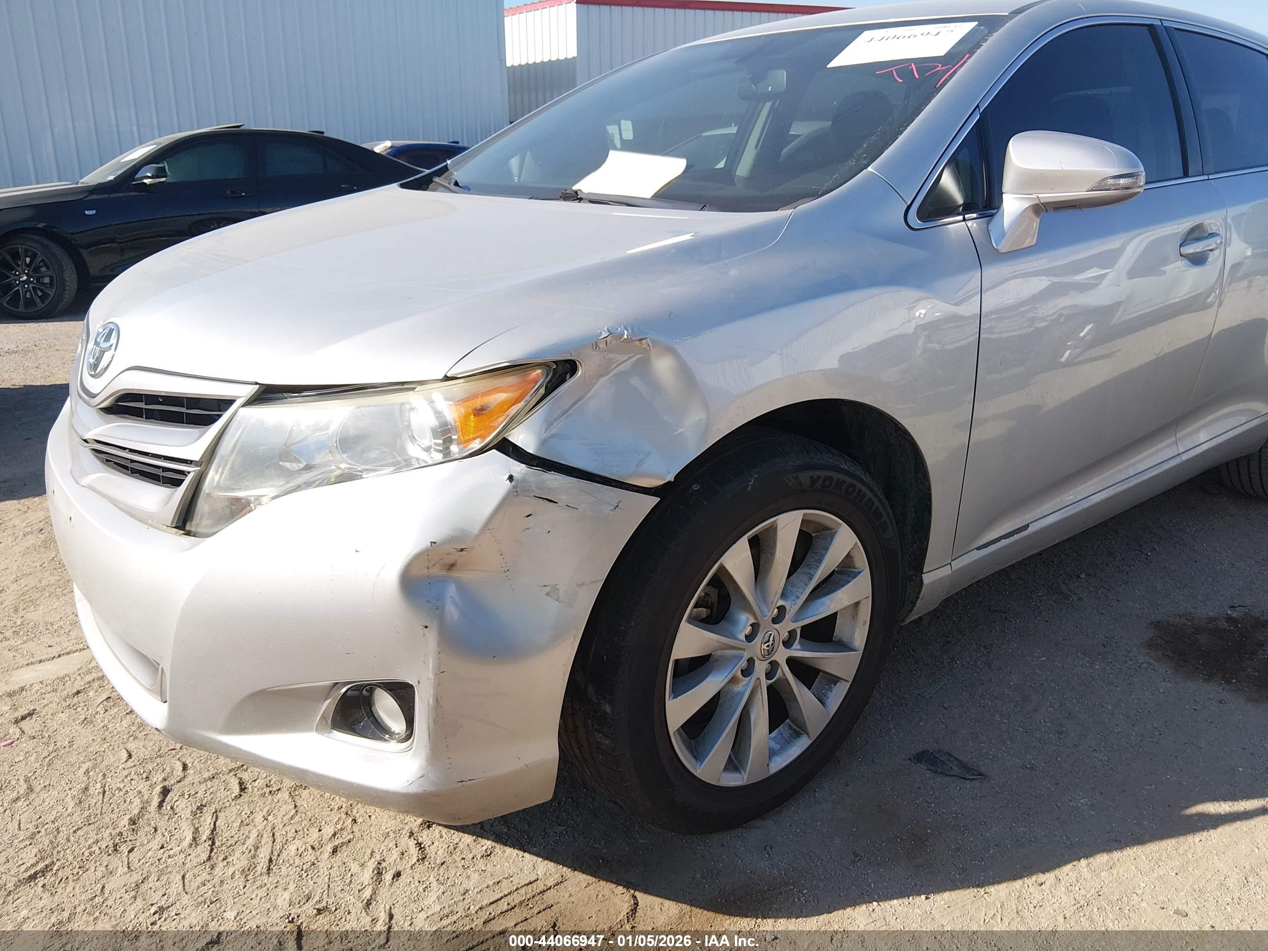 TOYOTA VENZA image 6