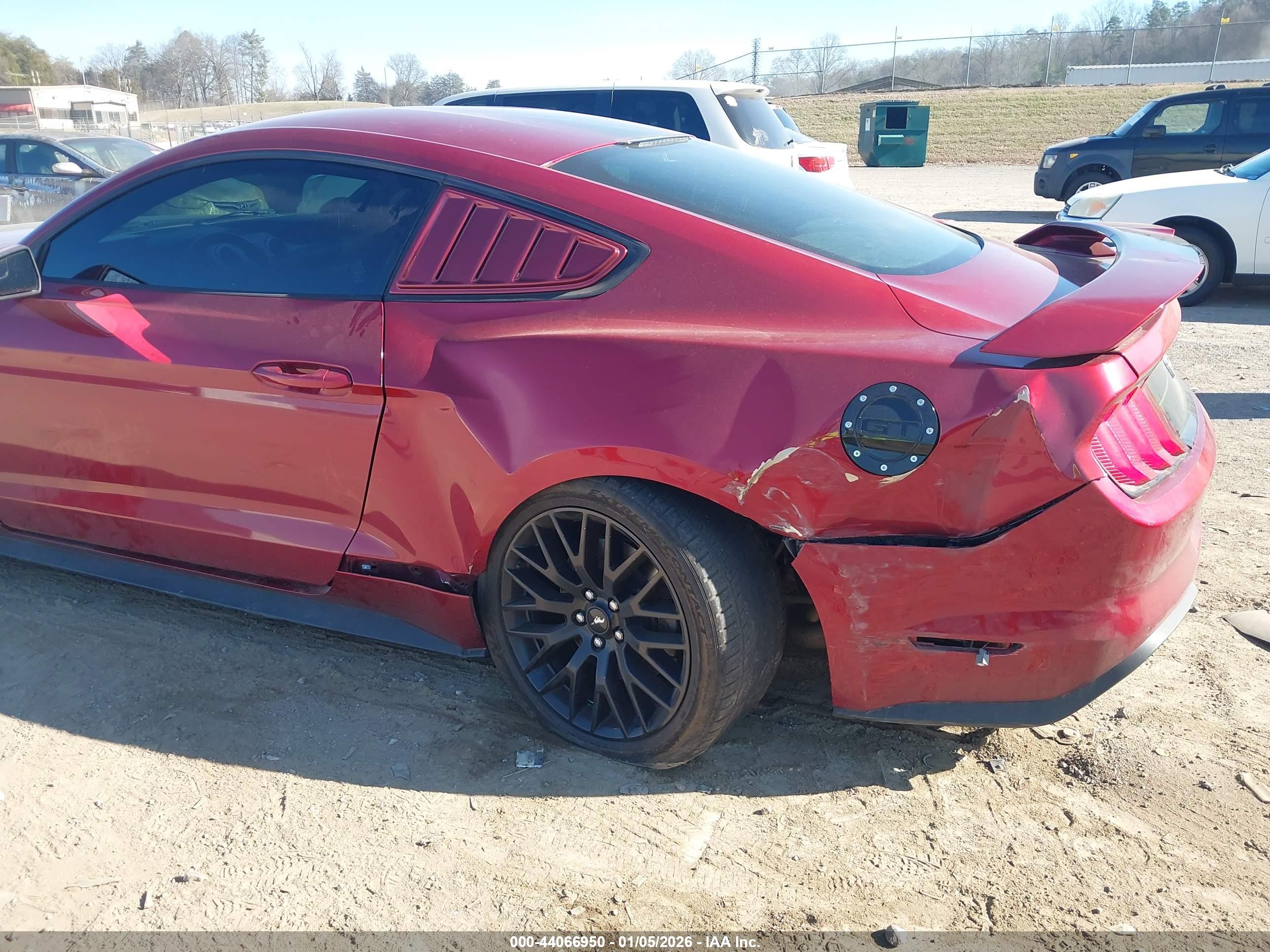 FORD MUSTANG image 6
