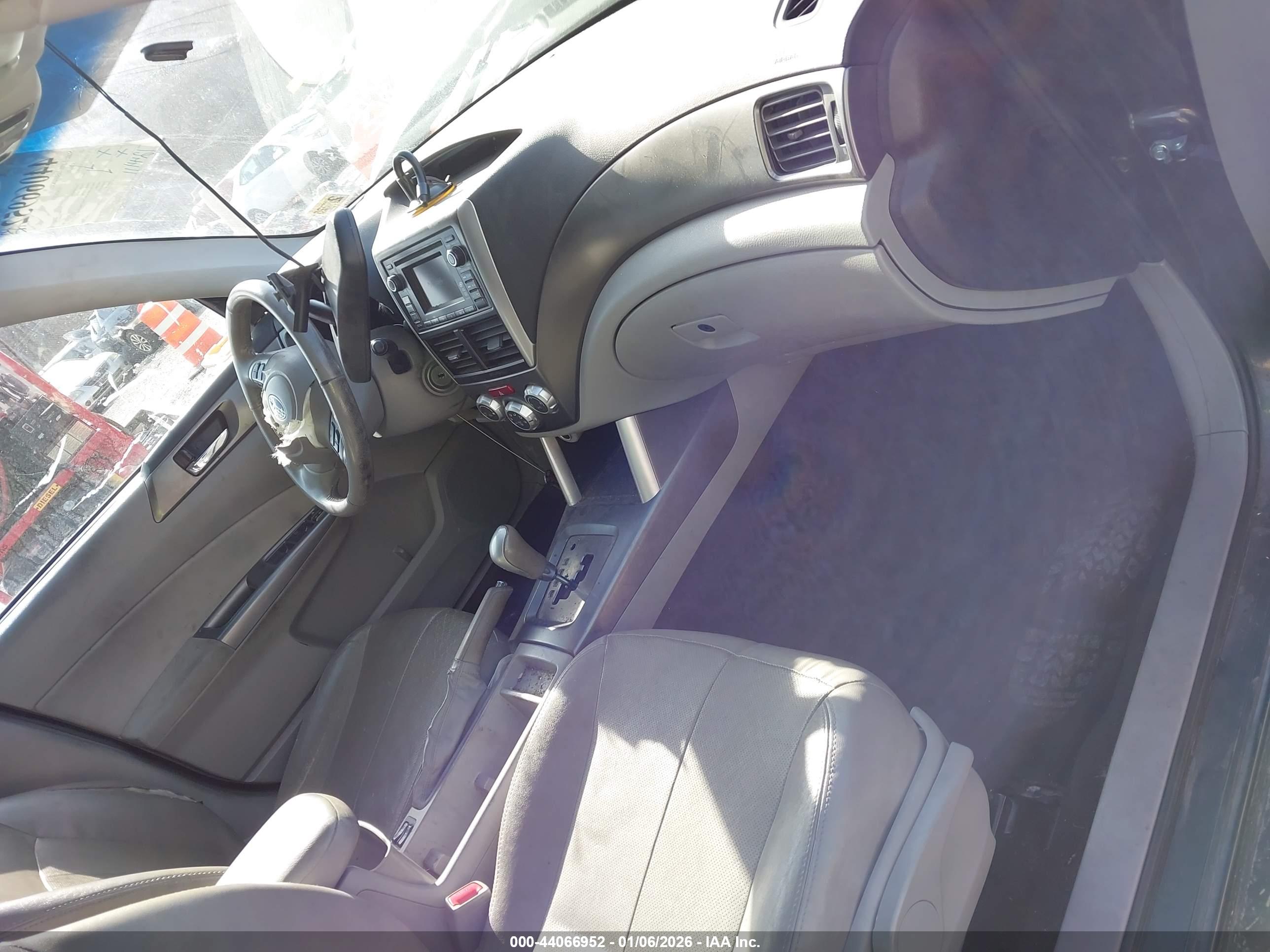 SUBARU FORESTER image 5