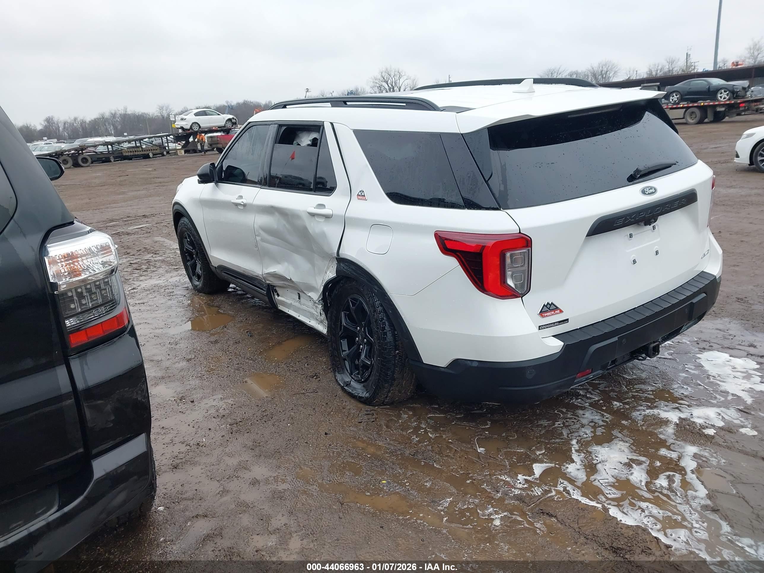 FORD EXPLORER image 3