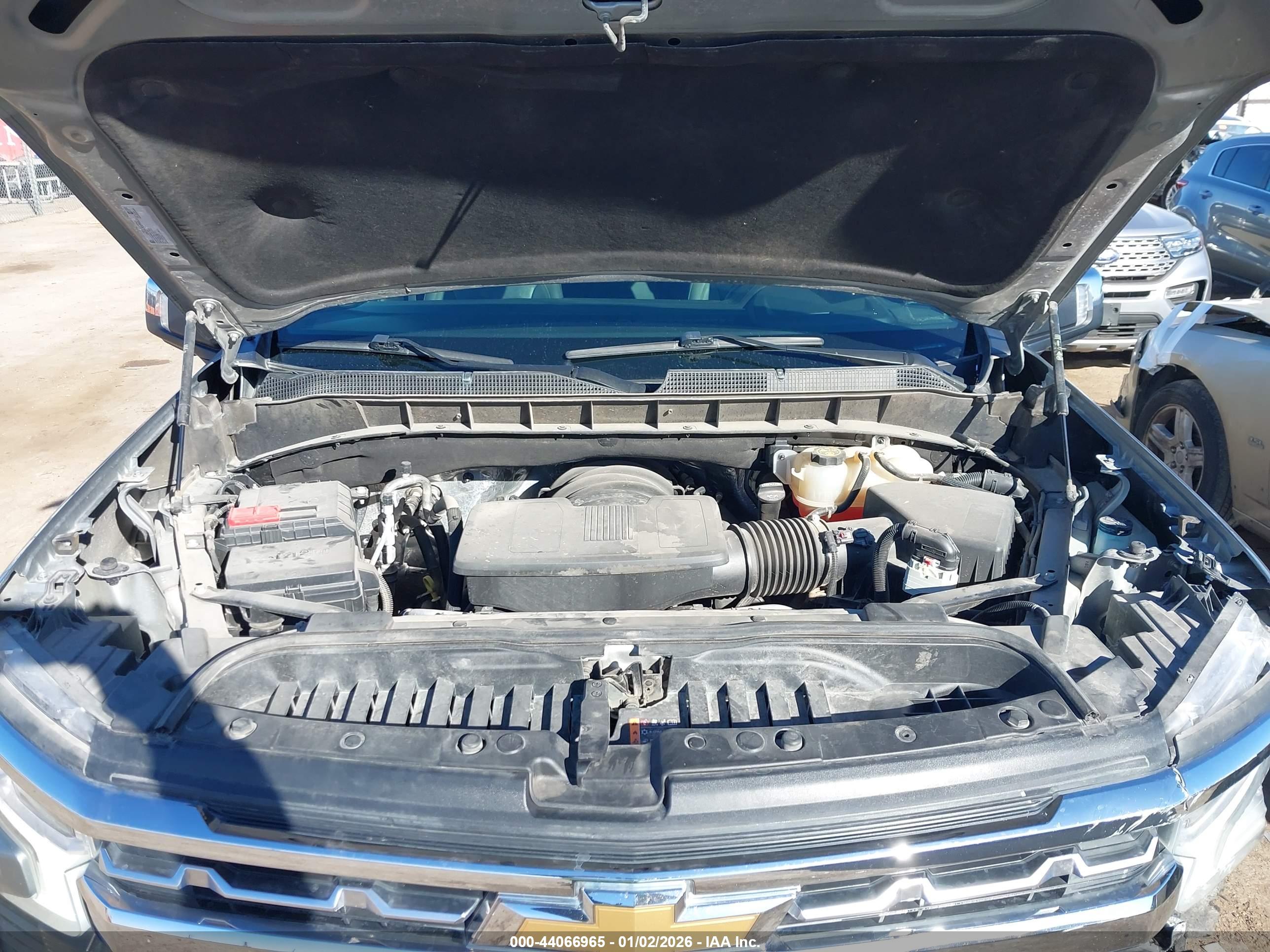 CHEVROLET SILVERADO image 10