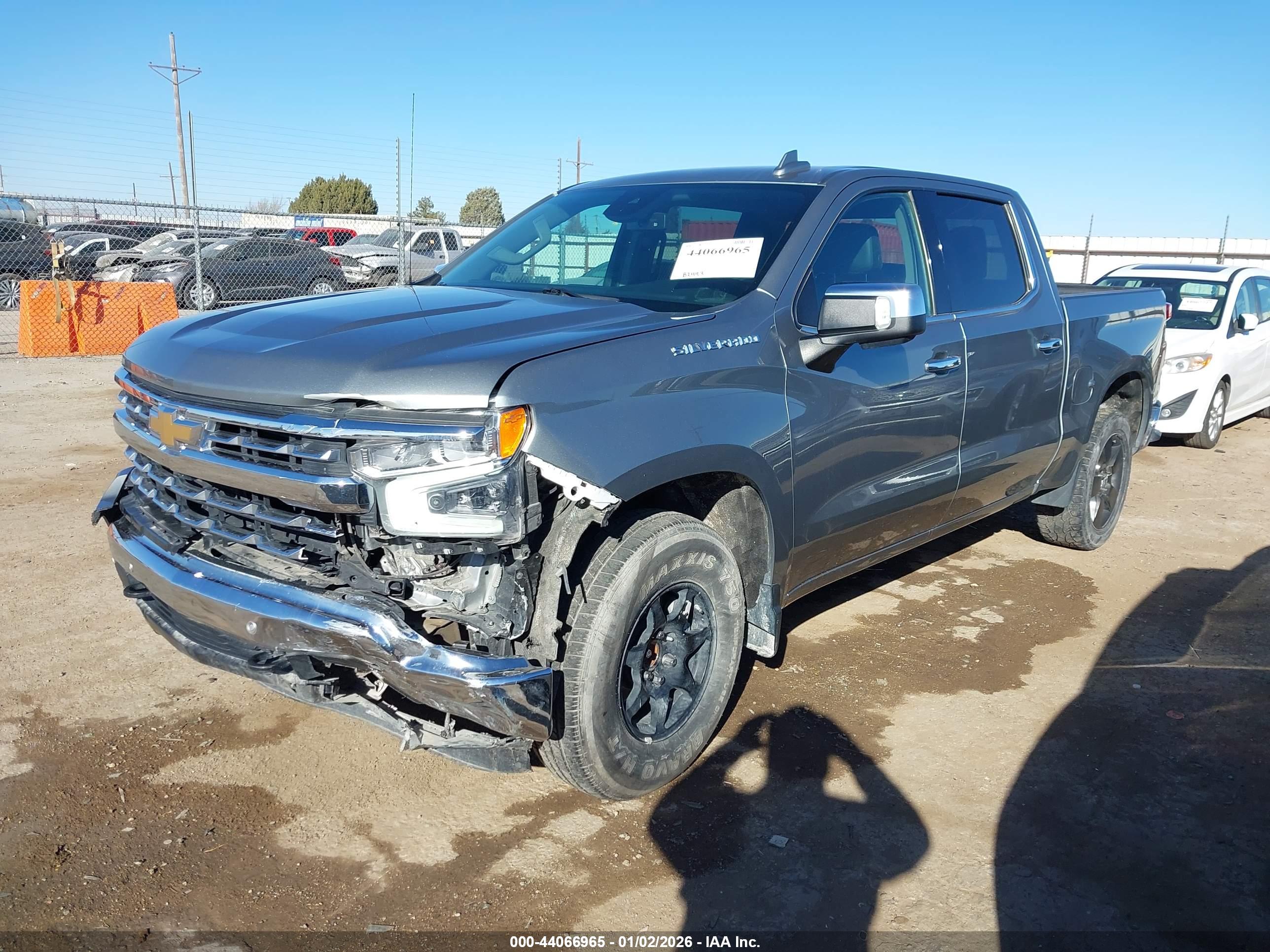 CHEVROLET SILVERADO image 2