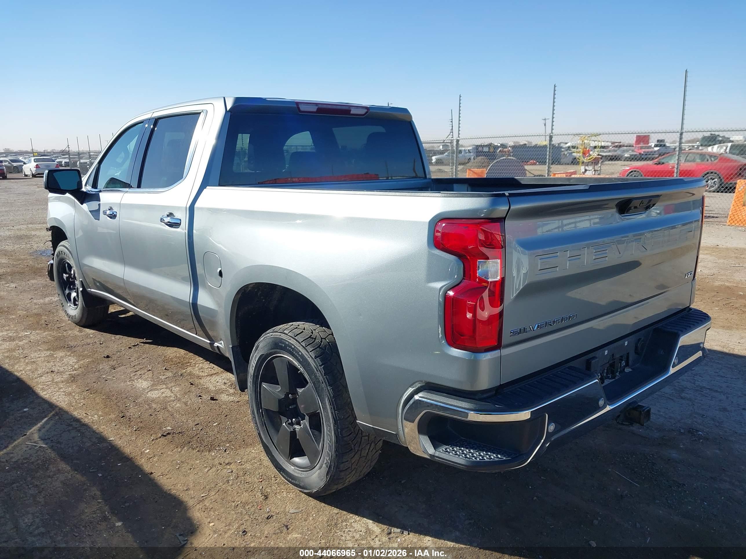 CHEVROLET SILVERADO image 3