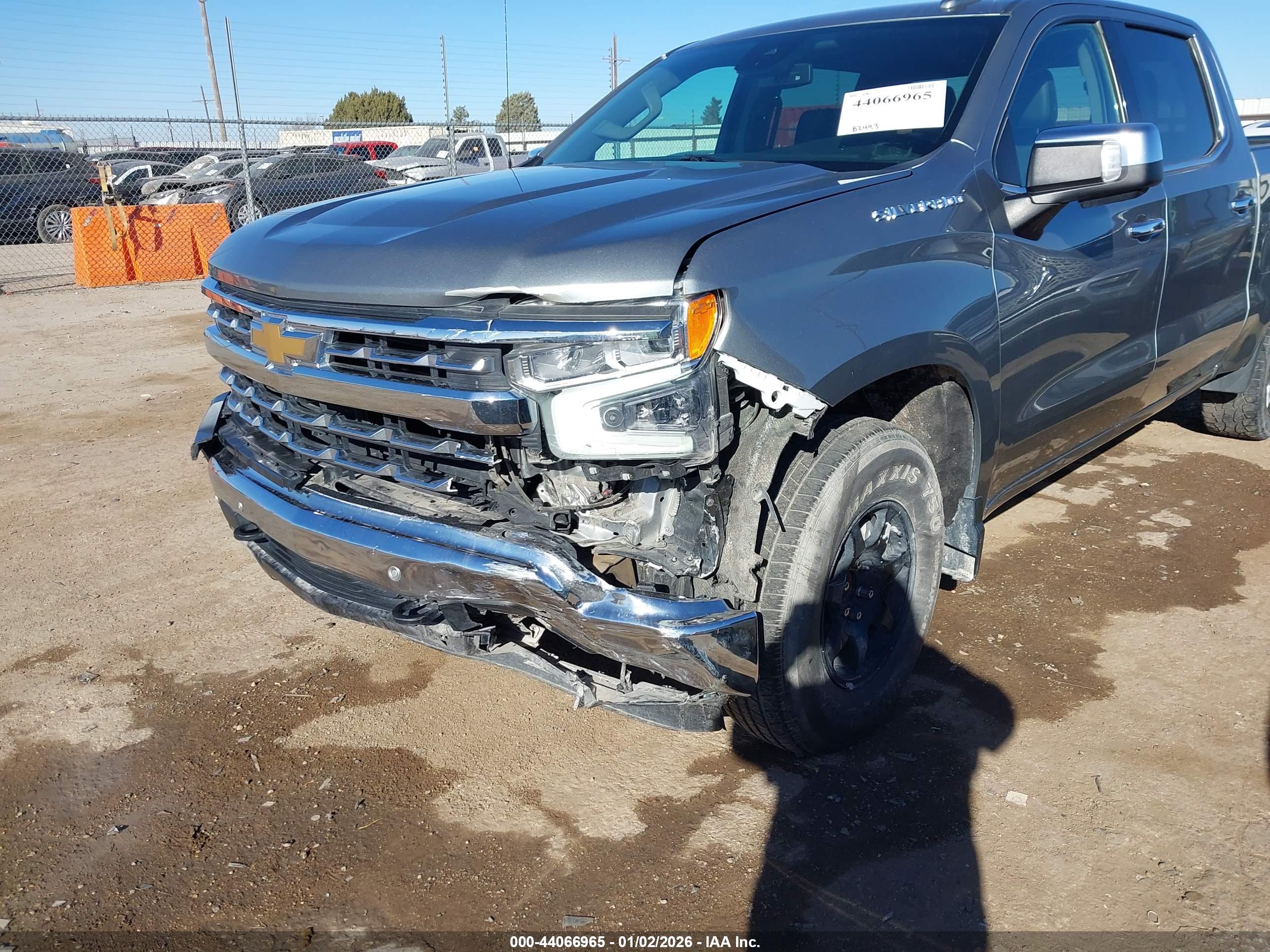 CHEVROLET SILVERADO image 6