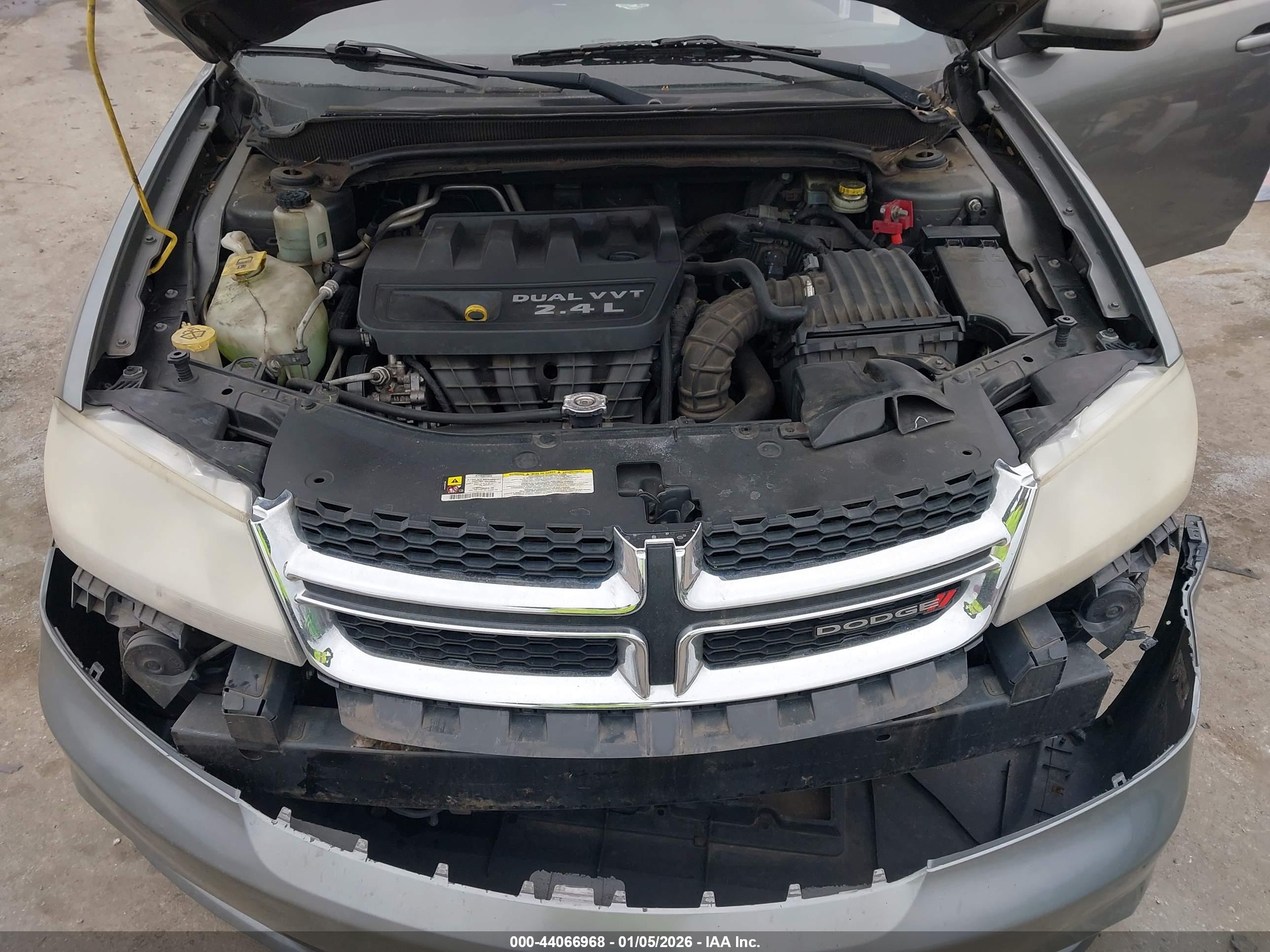 DODGE AVENGER image 10