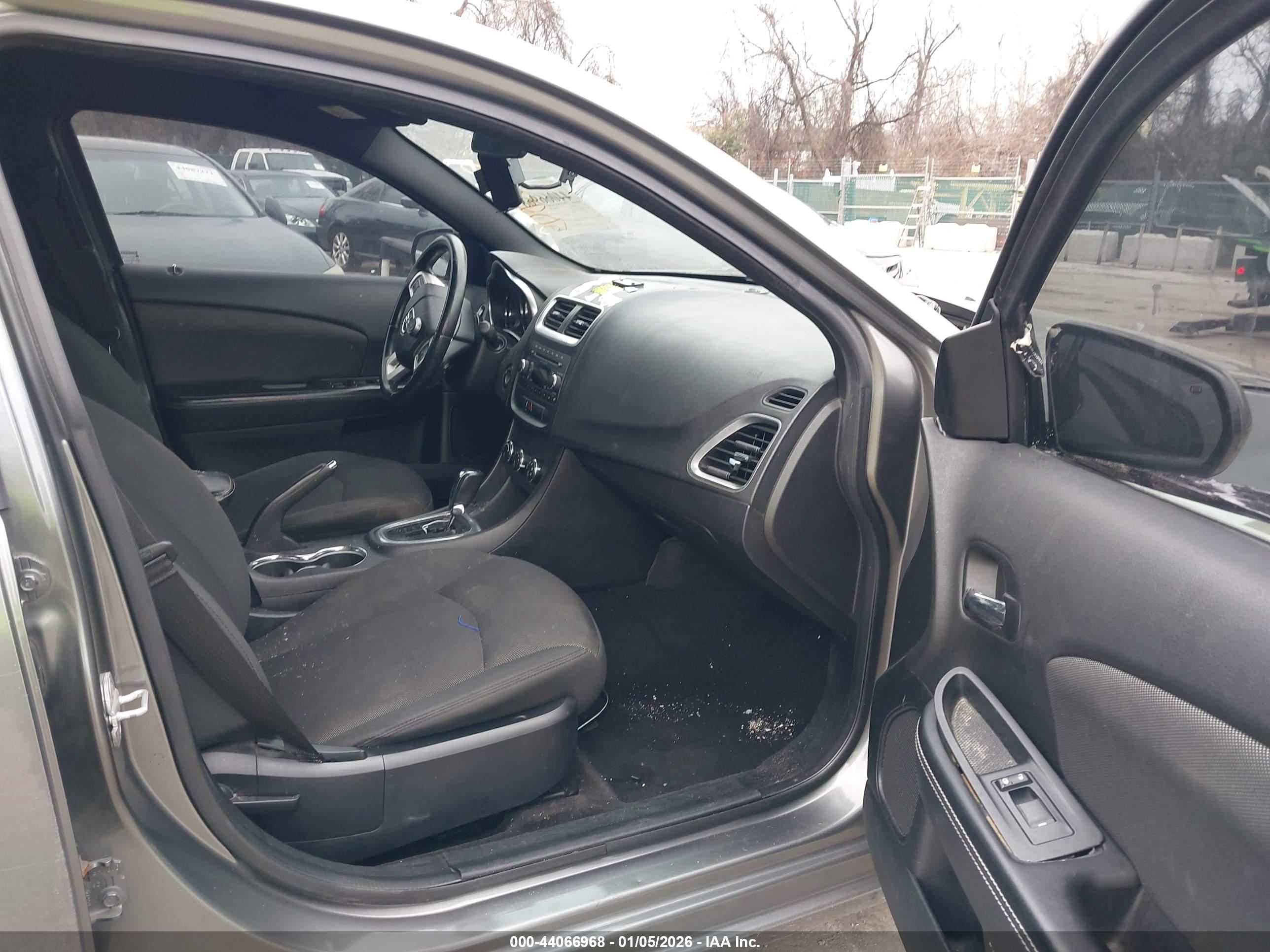 DODGE AVENGER image 5
