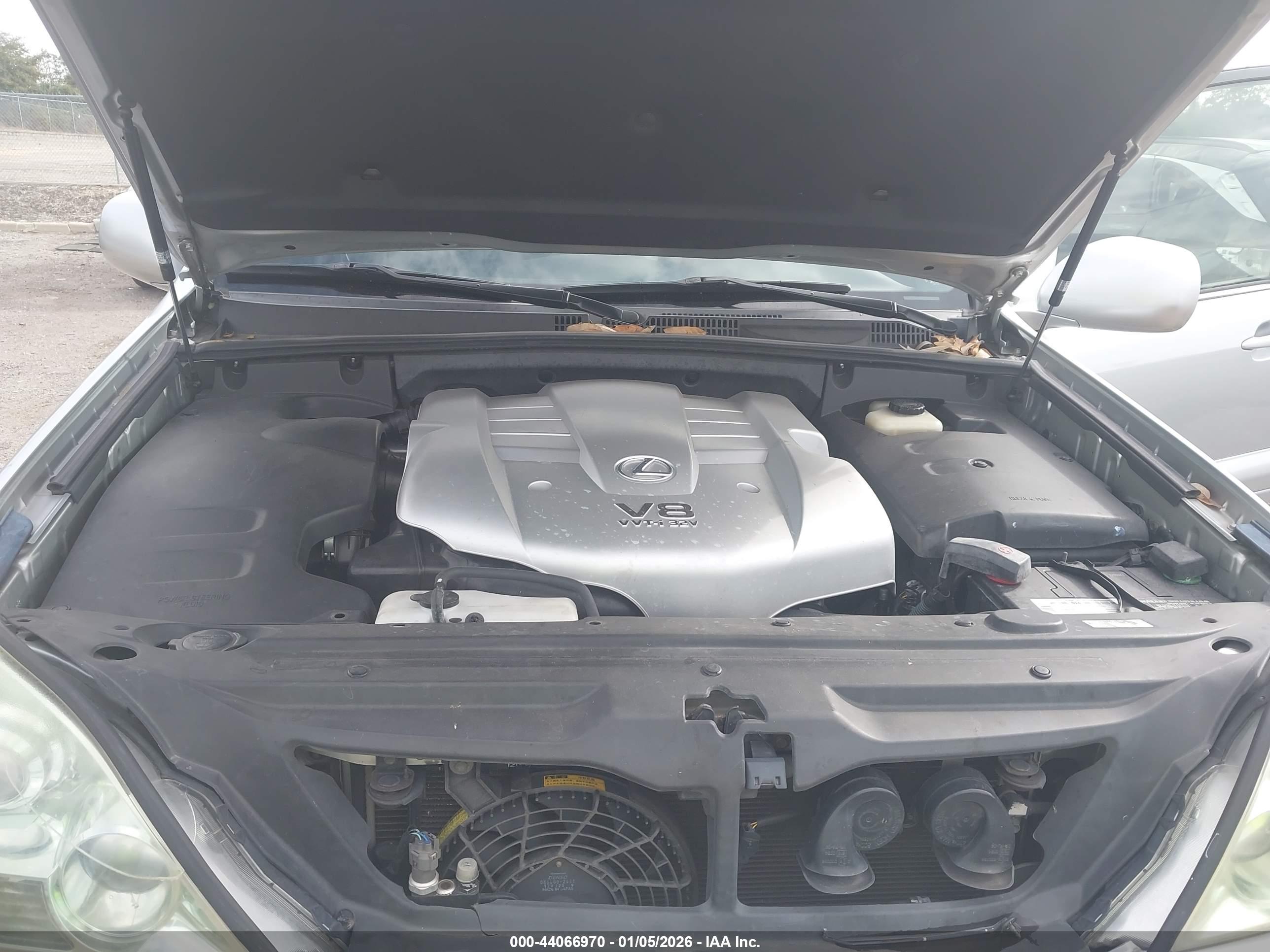 LEXUS GX image 10