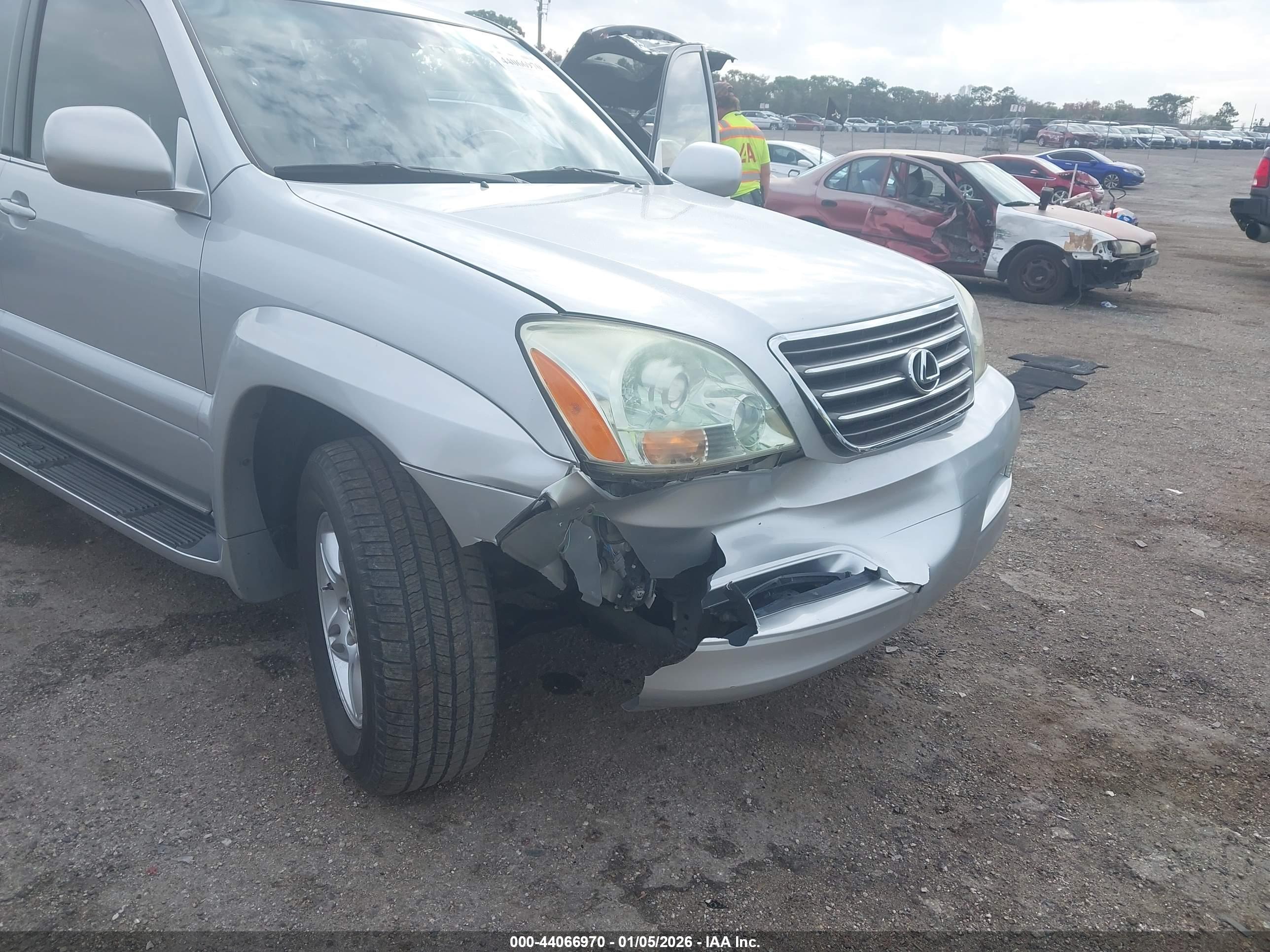 LEXUS GX image 6