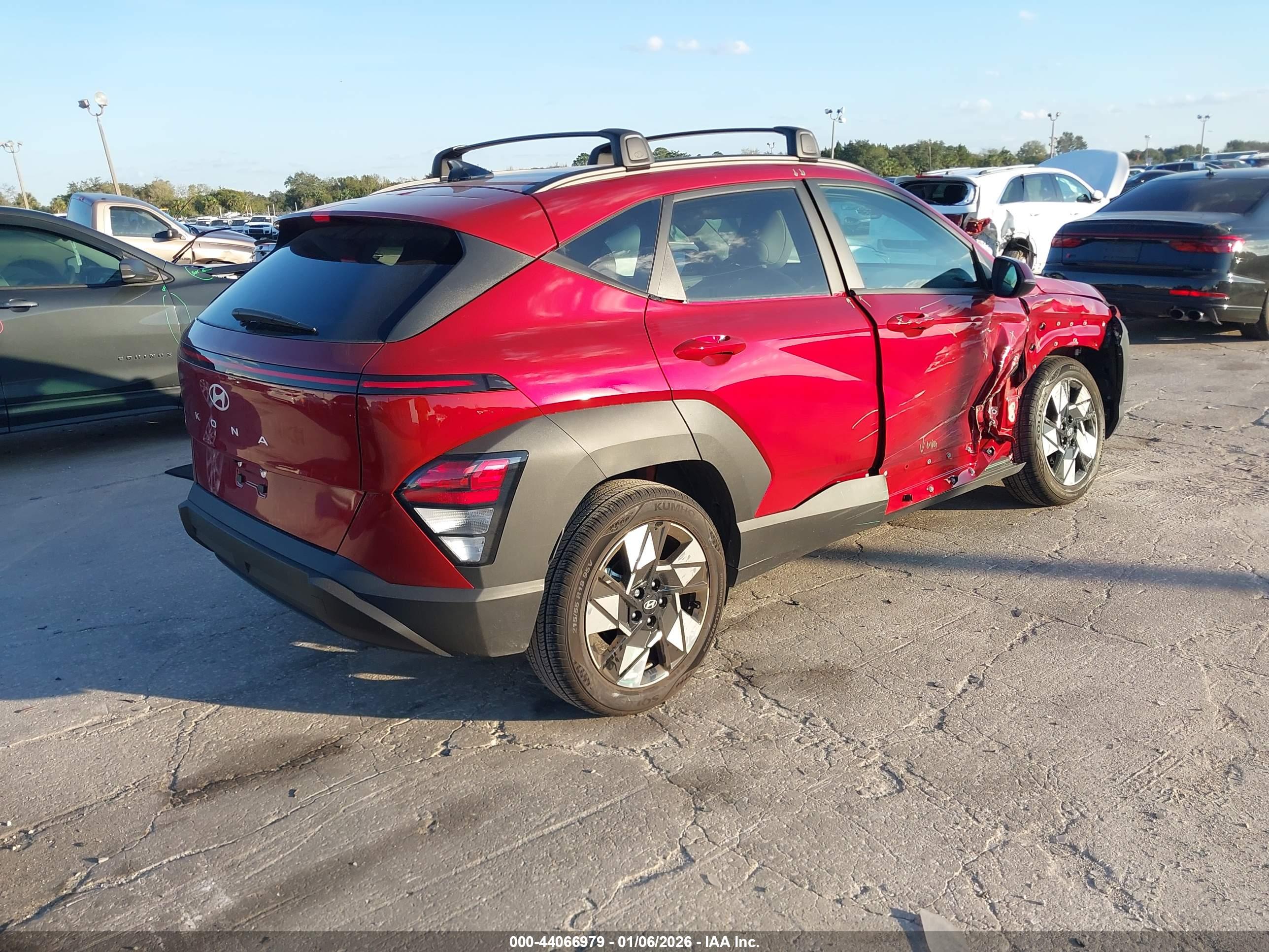 HYUNDAI KONA image 4