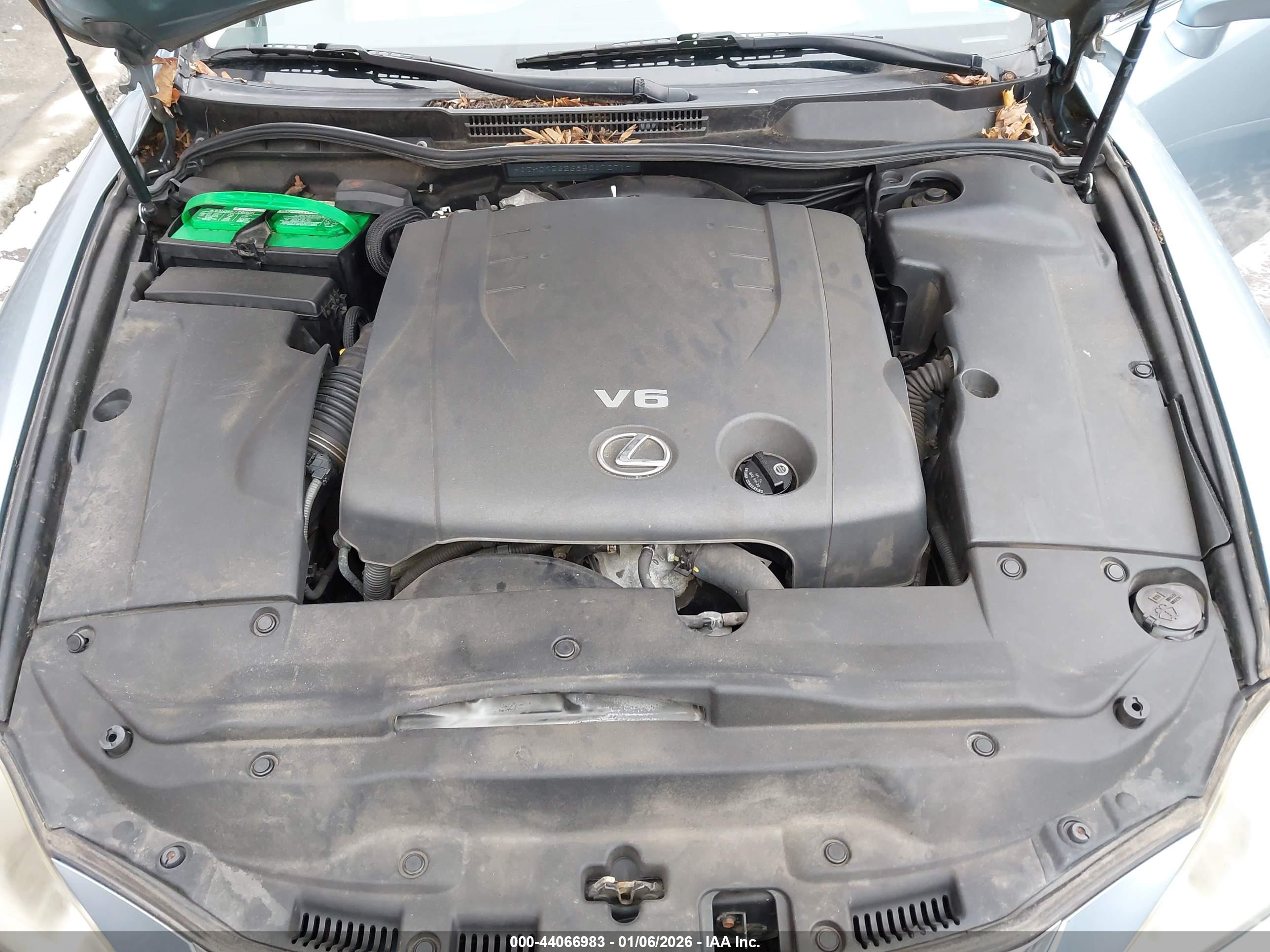 LEXUS IS image 10