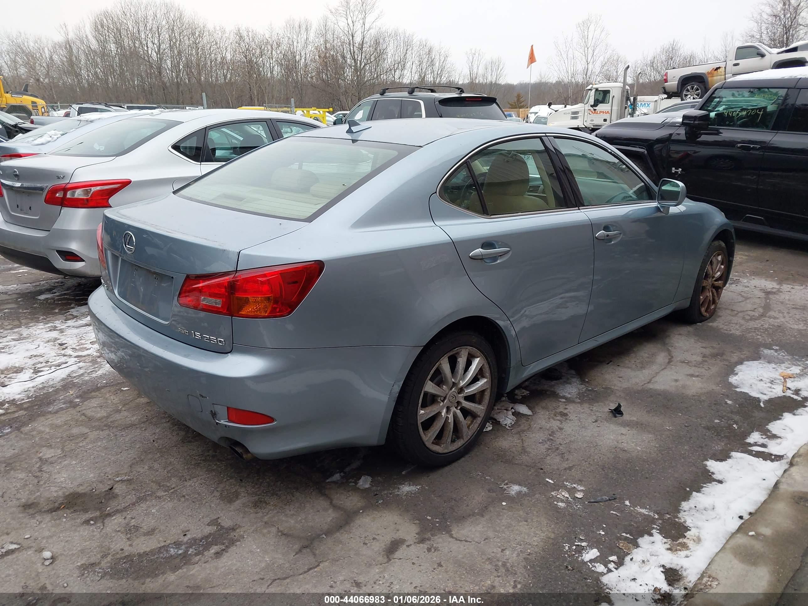 LEXUS IS image 4