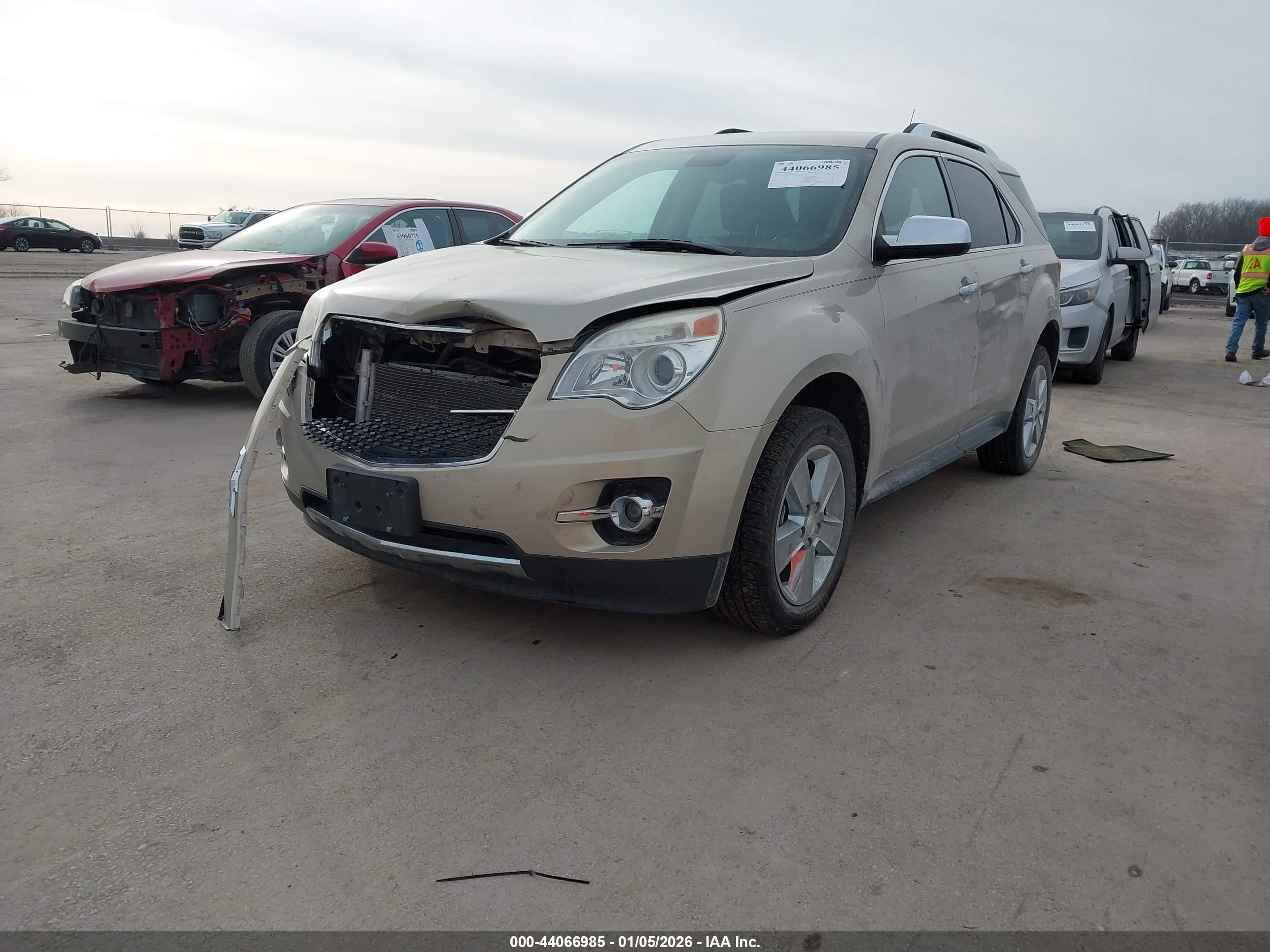 CHEVROLET EQUINOX image 2