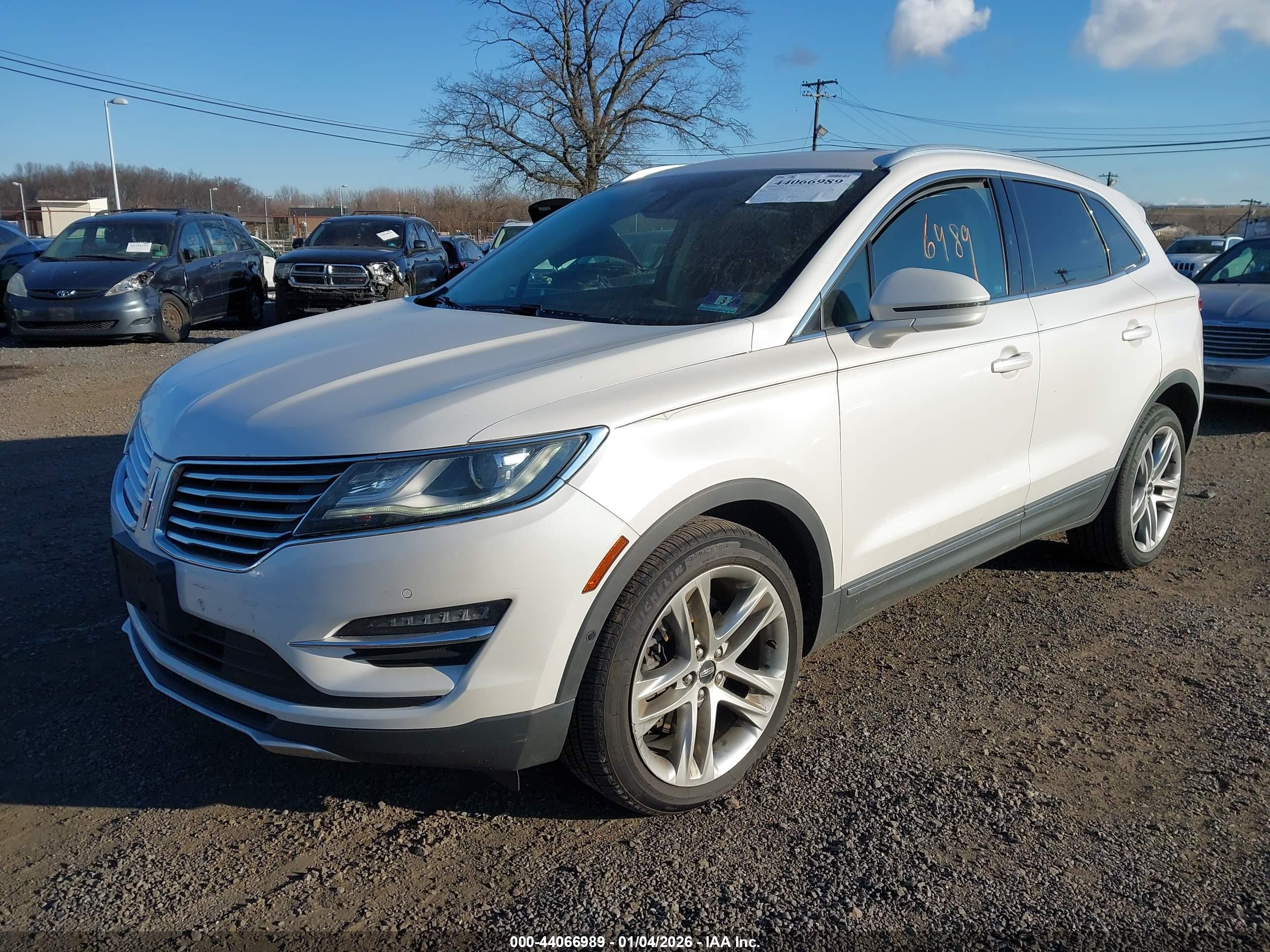 LINCOLN MKC image 2