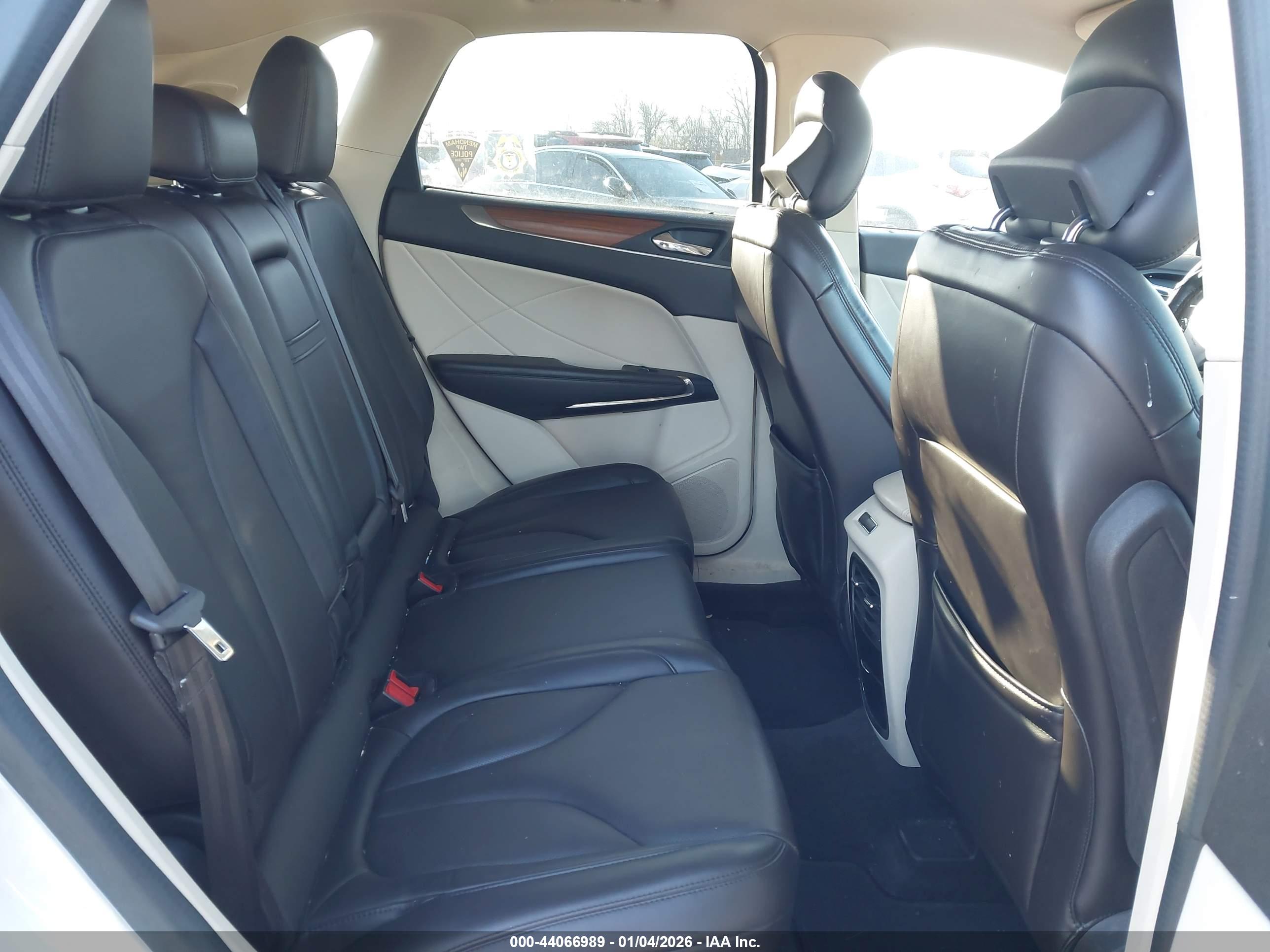 LINCOLN MKC image 8