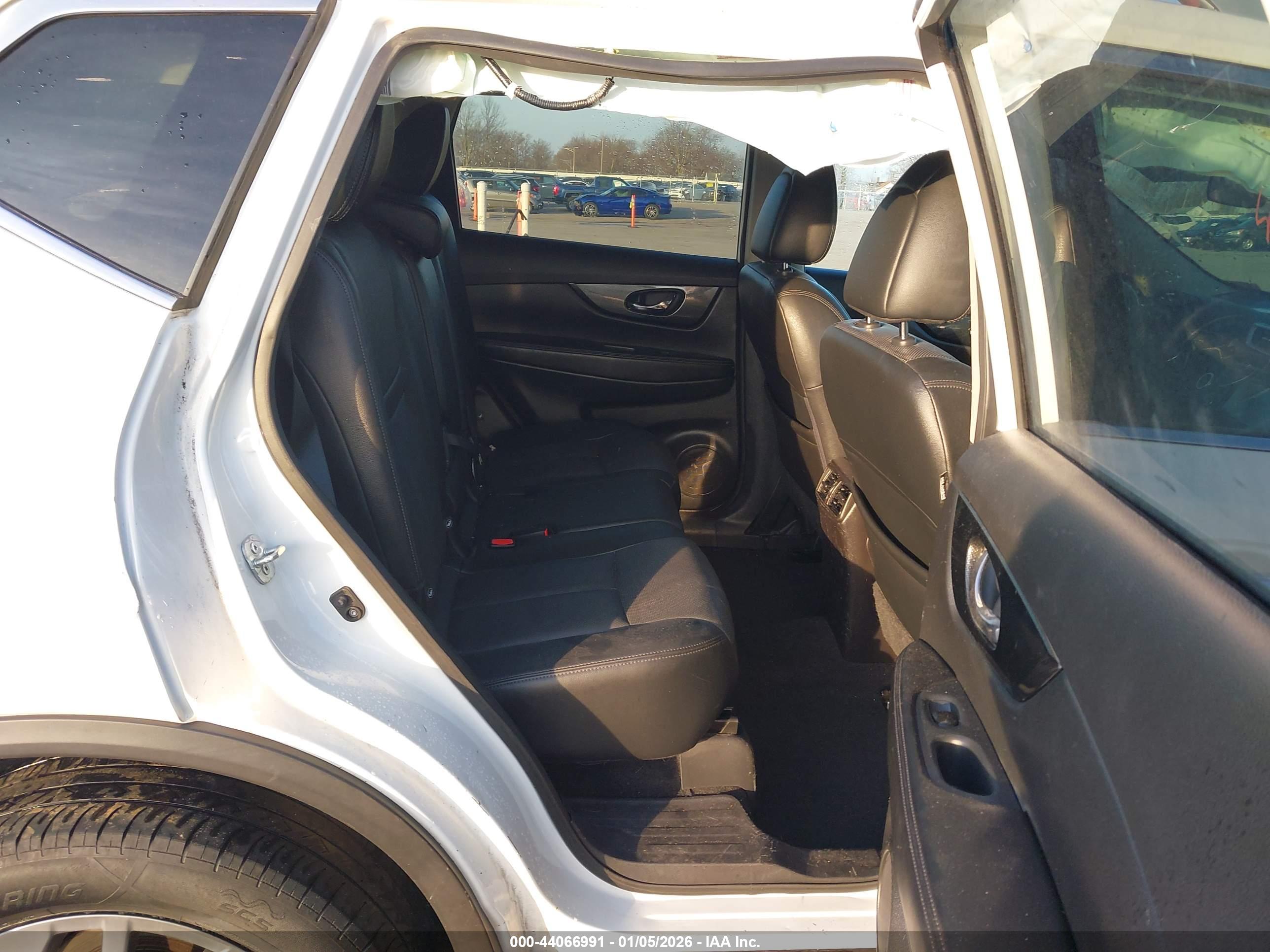 NISSAN ROGUE image 8
