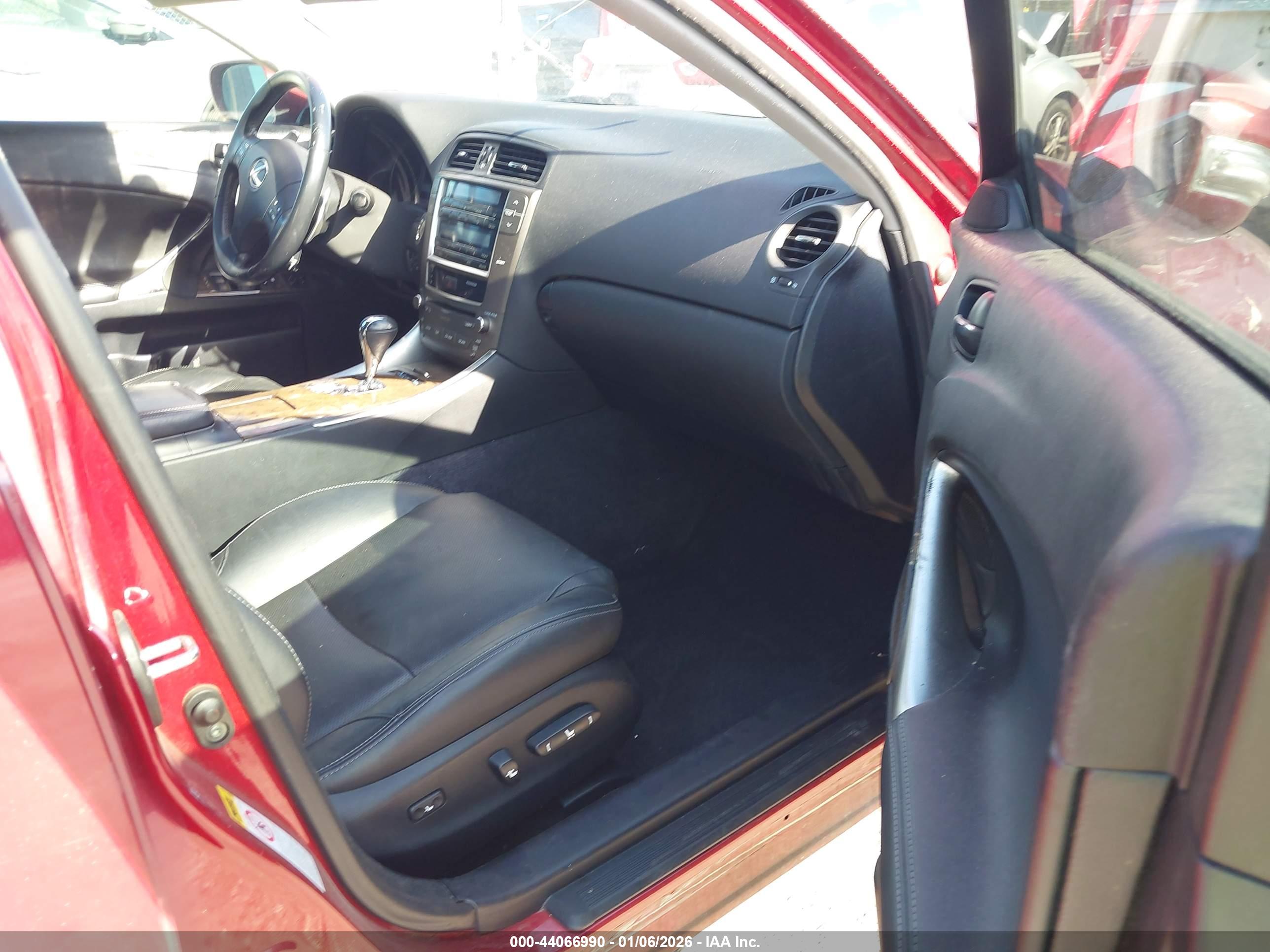 LEXUS IS image 5
